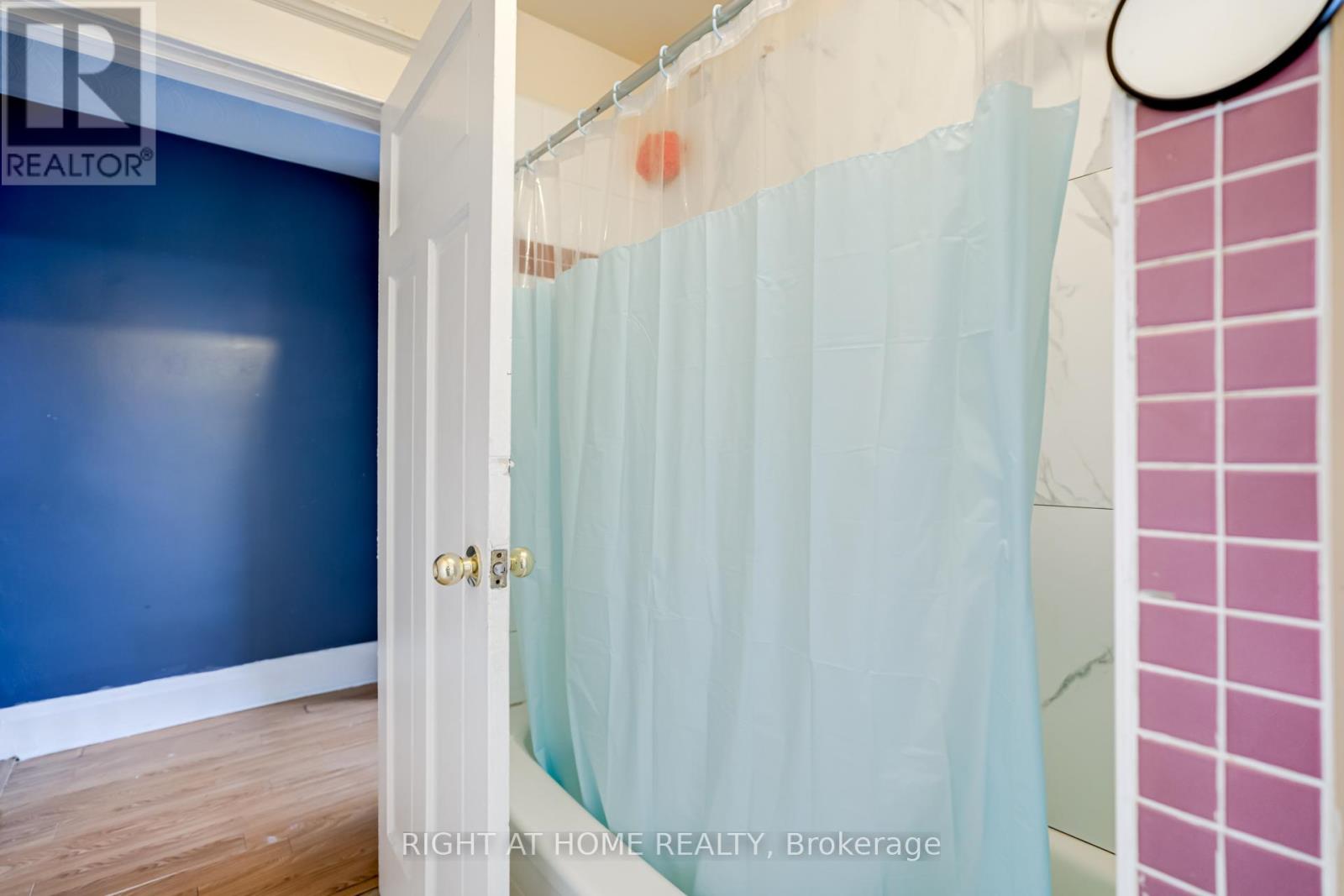 16 Pryor Avenue, Toronto, Ontario  M6N 1M4 - Photo 21 - W12368078
