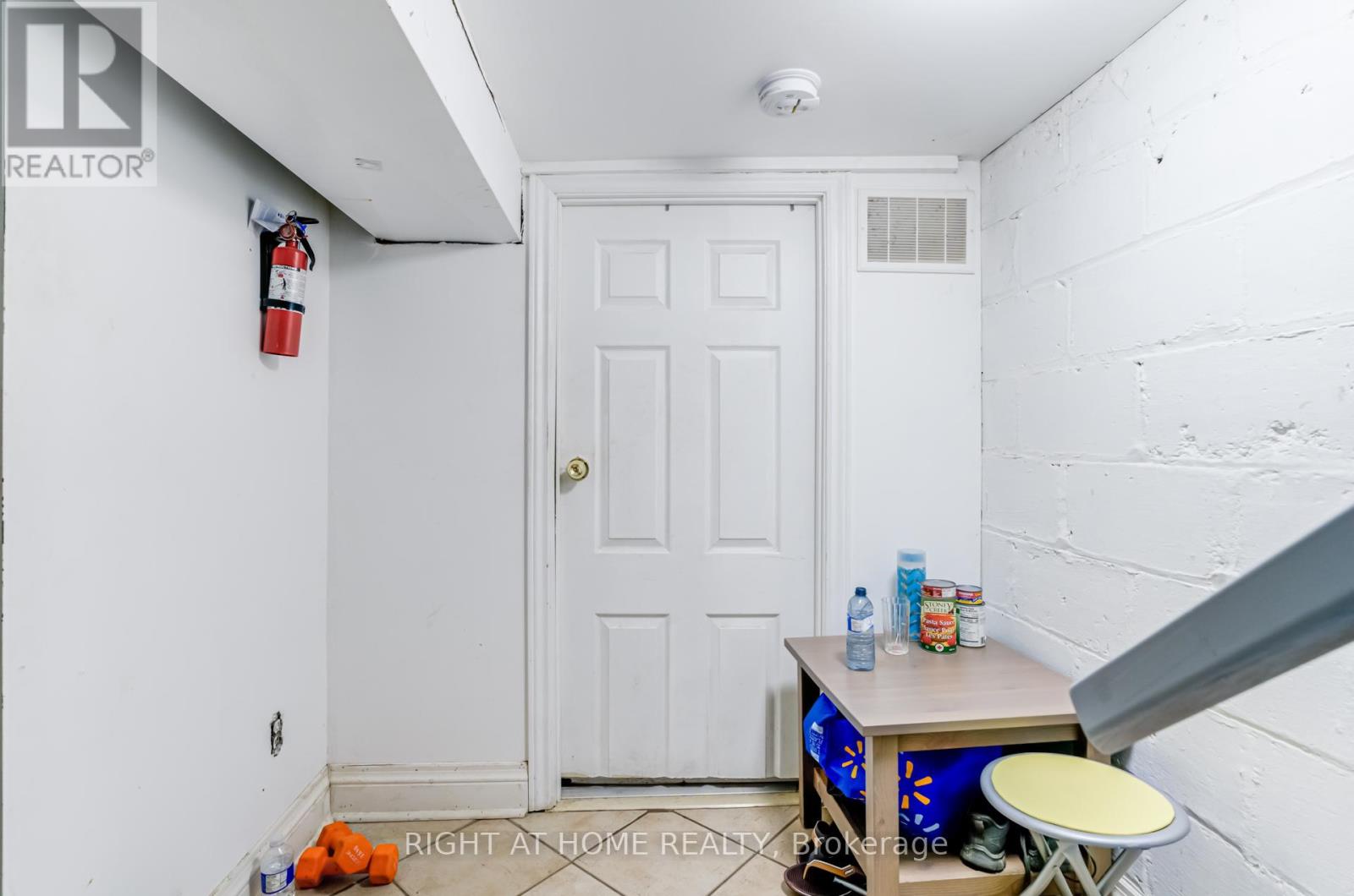 16 Pryor Avenue, Toronto, Ontario  M6N 1M4 - Photo 29 - W12368078