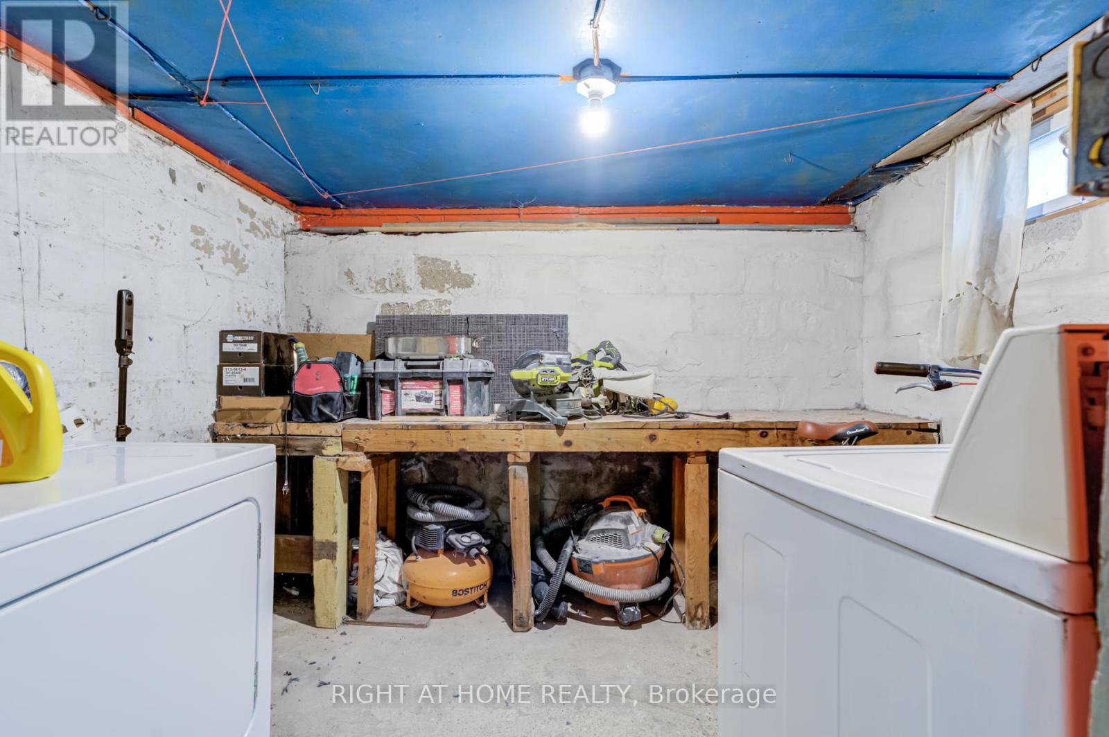 16 Pryor Avenue, Toronto, Ontario  M6N 1M4 - Photo 33 - W12368078