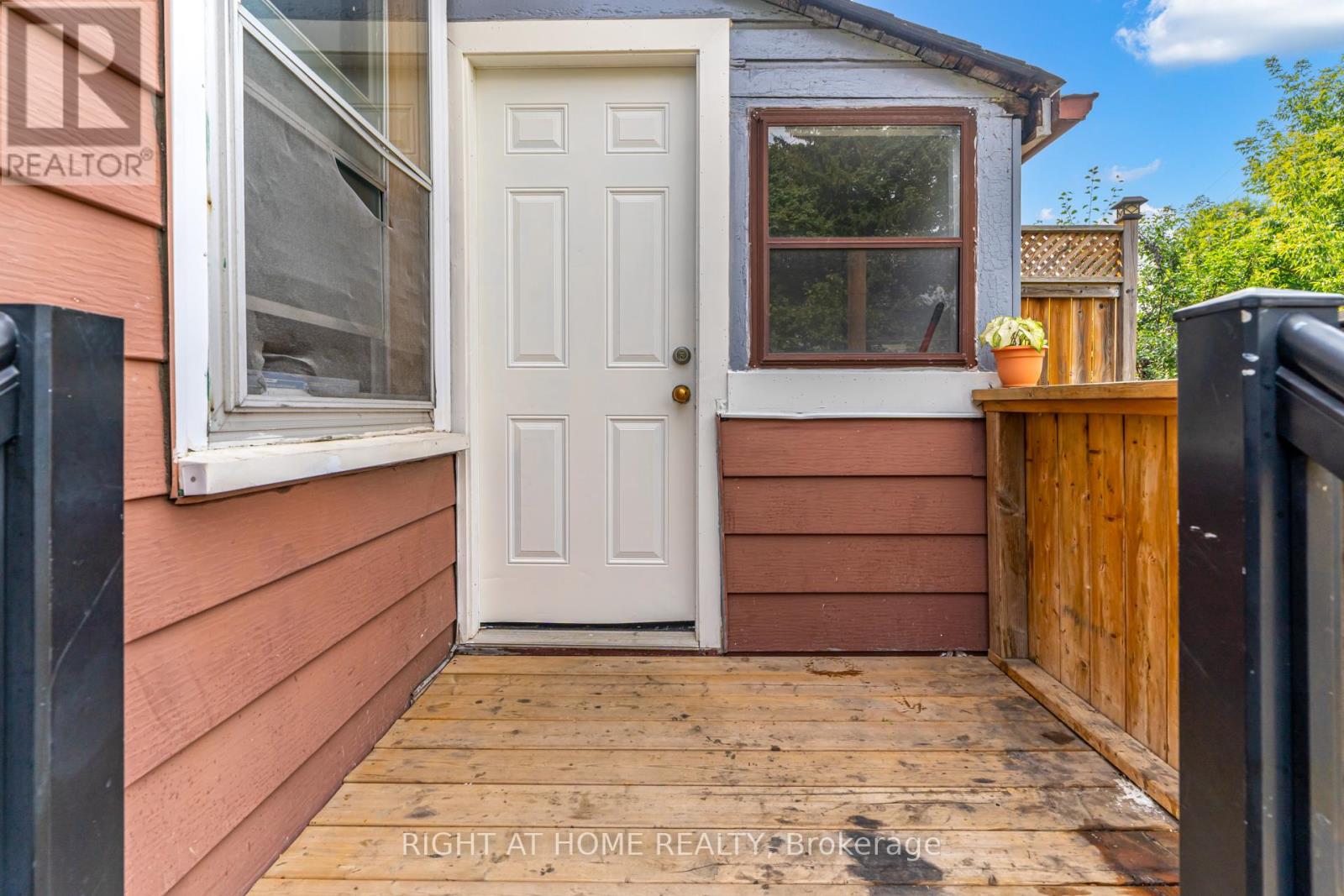 16 Pryor Avenue, Toronto, Ontario  M6N 1M4 - Photo 35 - W12368078