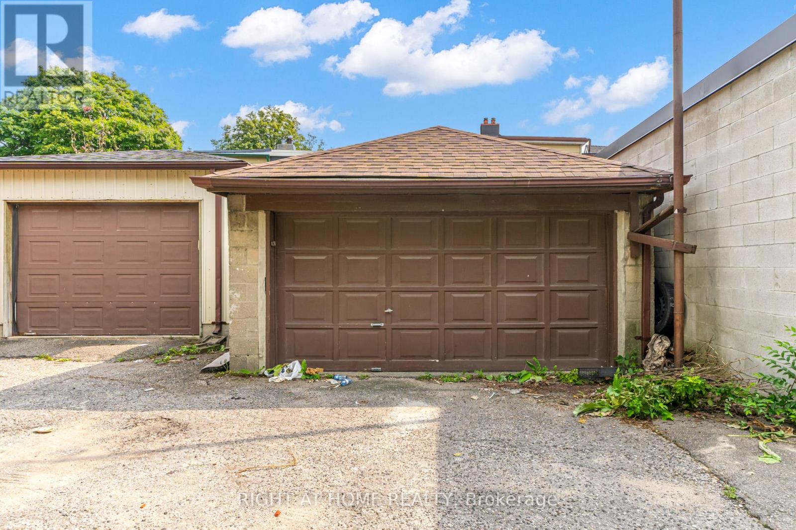 16 Pryor Avenue, Toronto, Ontario  M6N 1M4 - Photo 37 - W12368078