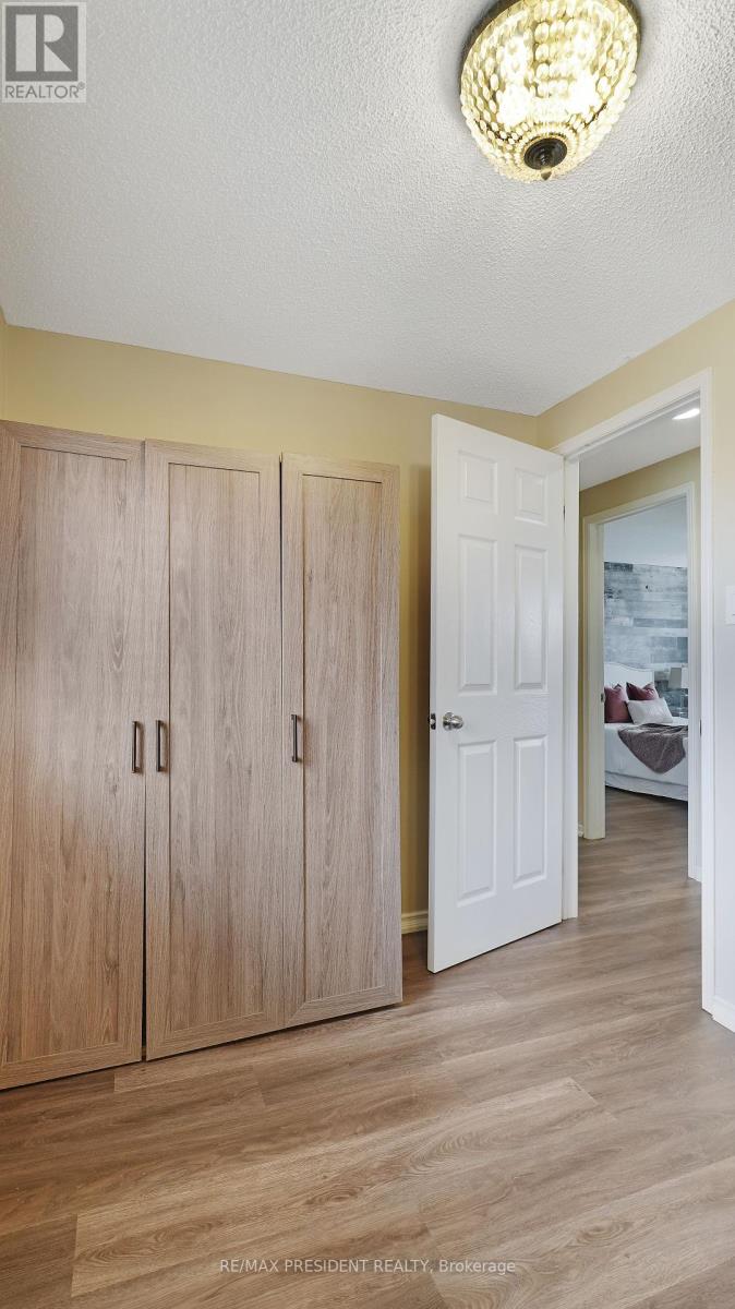 41 Stalbridge Avenue, Brampton, Ontario  L6Y 4H1 - Photo 19 - W12368093