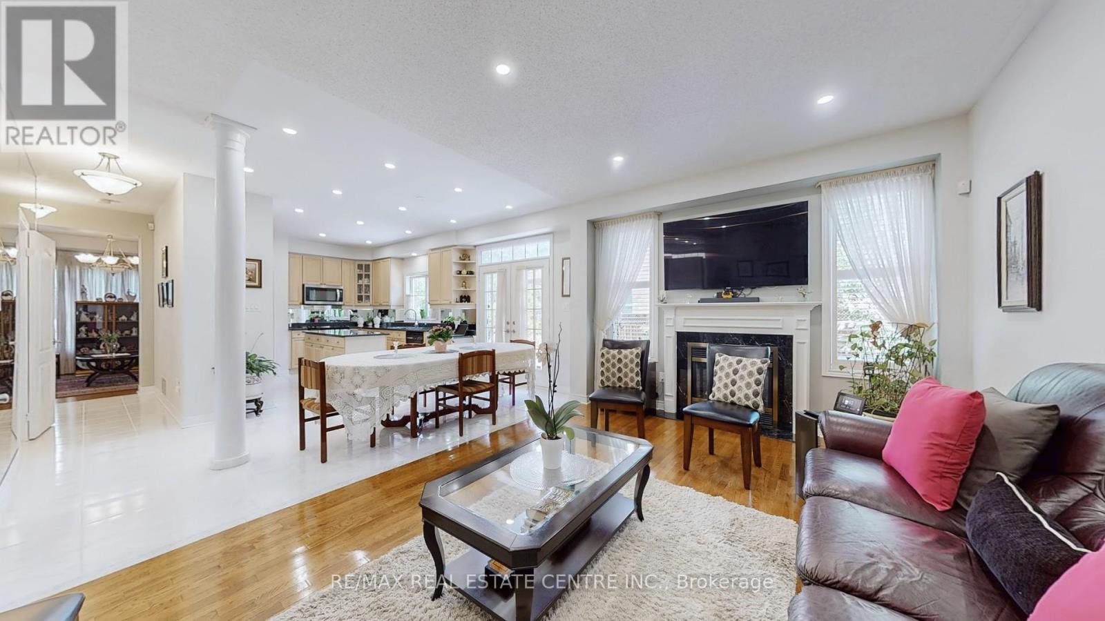 5893 Long Valley Road, Mississauga, Ontario  L5M 6J6 - Photo 13 - W12368098