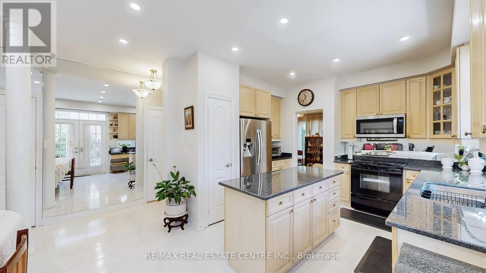 5893 Long Valley Road, Mississauga, Ontario  L5M 6J6 - Photo 14 - W12368098