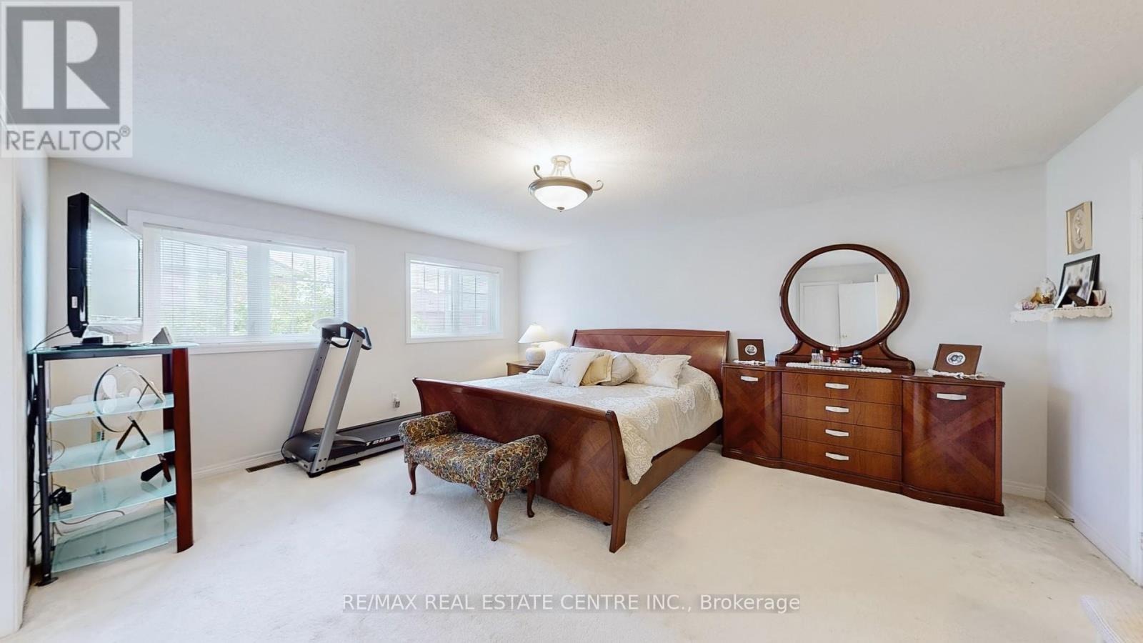 5893 Long Valley Road, Mississauga, Ontario  L5M 6J6 - Photo 23 - W12368098