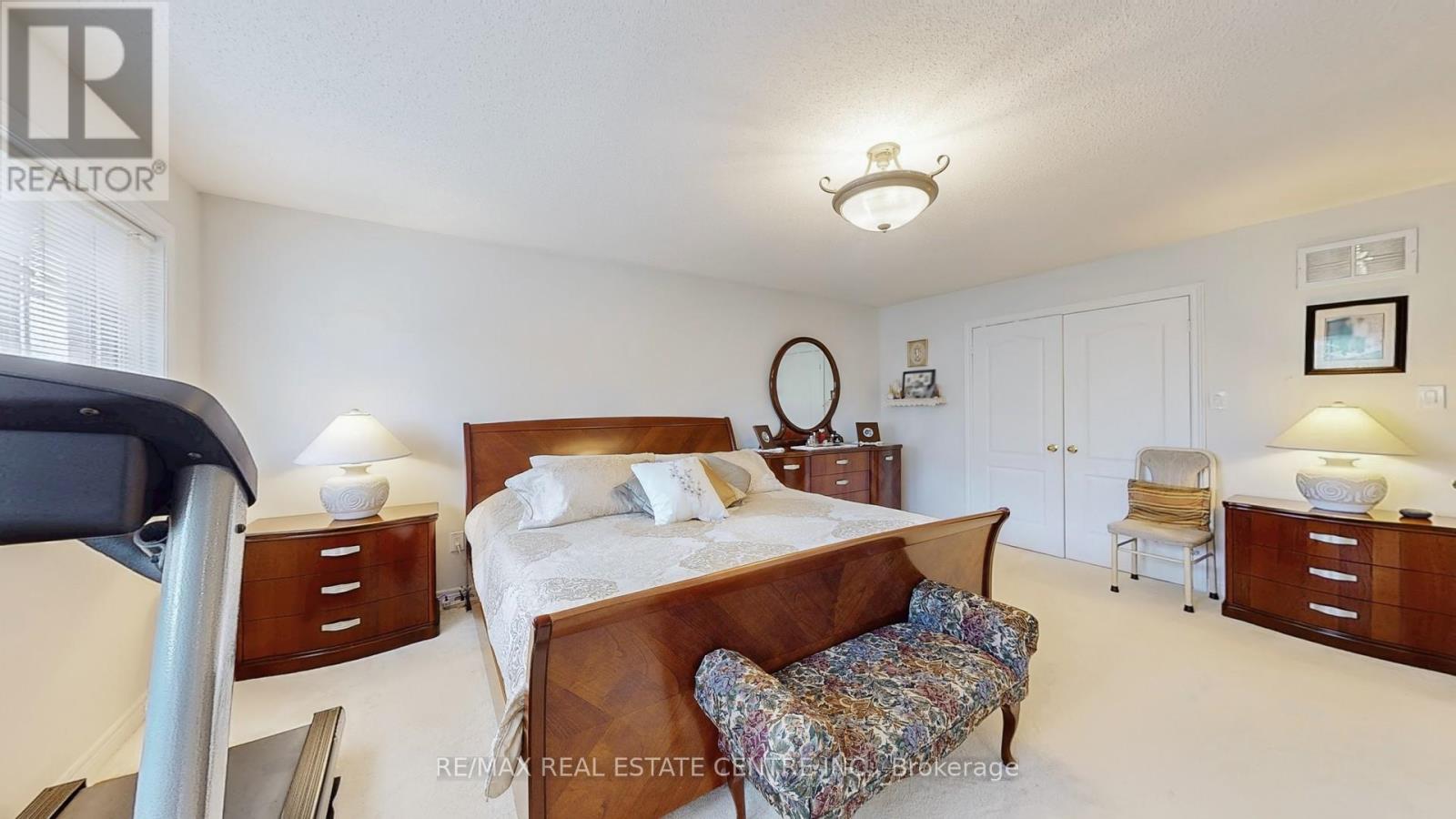 5893 Long Valley Road, Mississauga, Ontario  L5M 6J6 - Photo 24 - W12368098