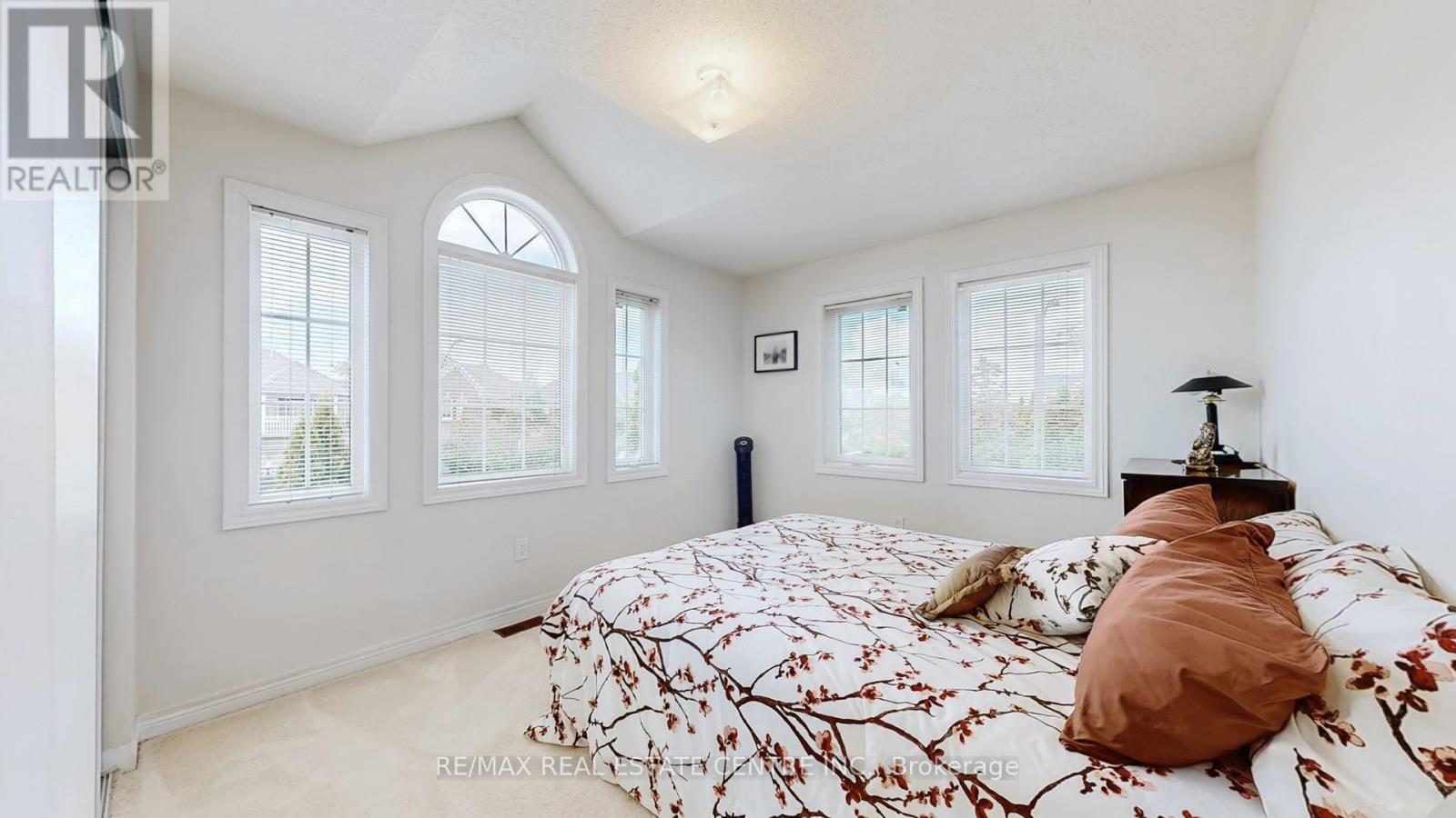 5893 Long Valley Road, Mississauga, Ontario  L5M 6J6 - Photo 28 - W12368098
