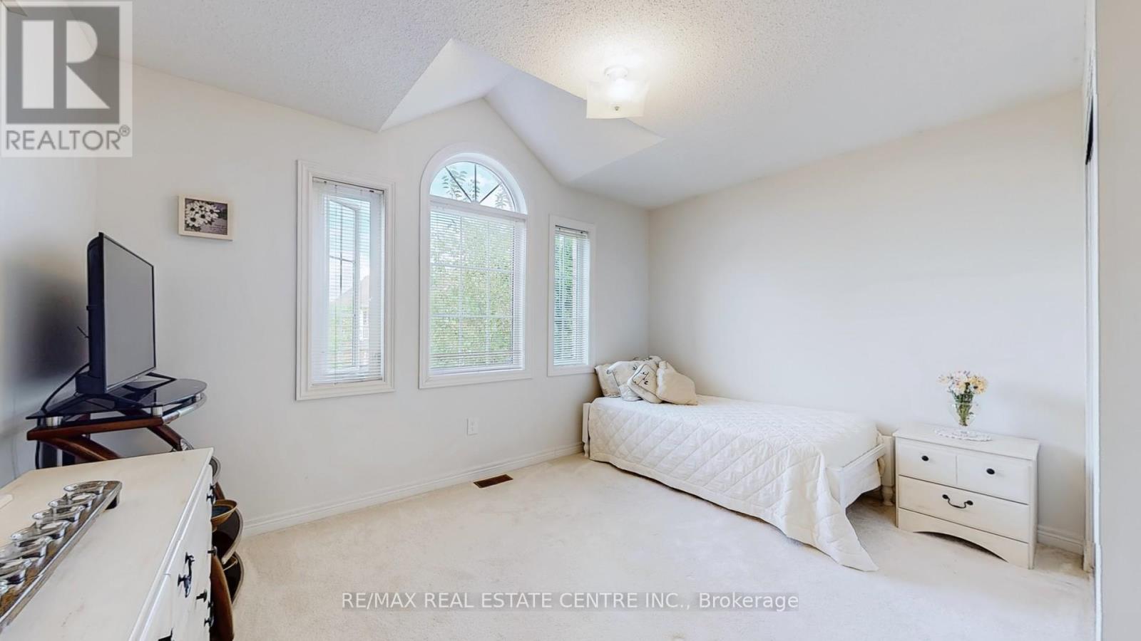 5893 Long Valley Road, Mississauga, Ontario  L5M 6J6 - Photo 33 - W12368098