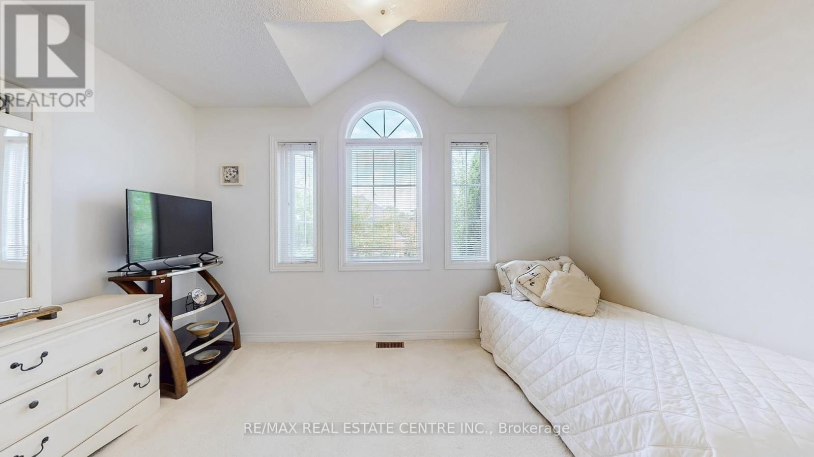 5893 Long Valley Road, Mississauga, Ontario  L5M 6J6 - Photo 34 - W12368098