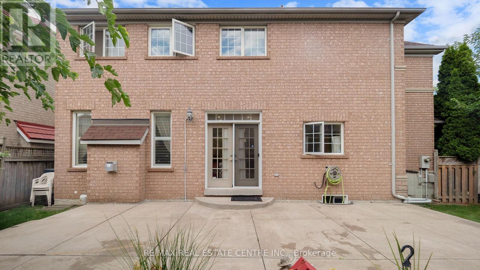 5893 Long Valley Road, Mississauga, Ontario  L5M 6J6 - Photo 37 - W12368098