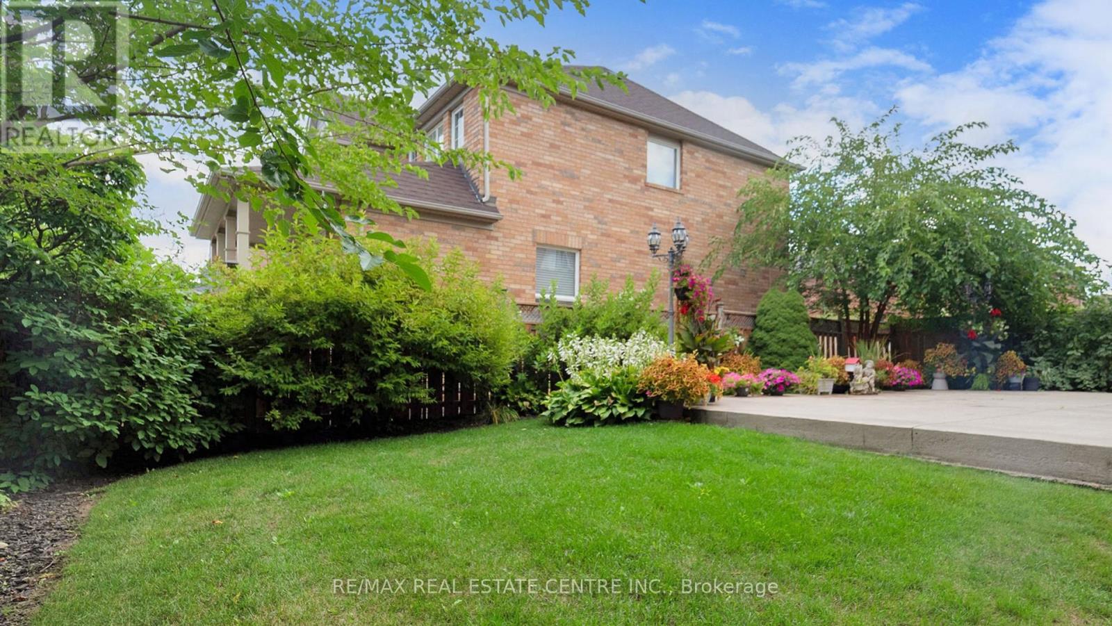 5893 Long Valley Road, Mississauga, Ontario  L5M 6J6 - Photo 38 - W12368098