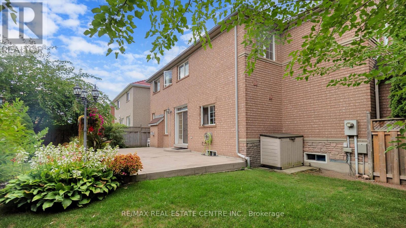 5893 Long Valley Road, Mississauga, Ontario  L5M 6J6 - Photo 39 - W12368098