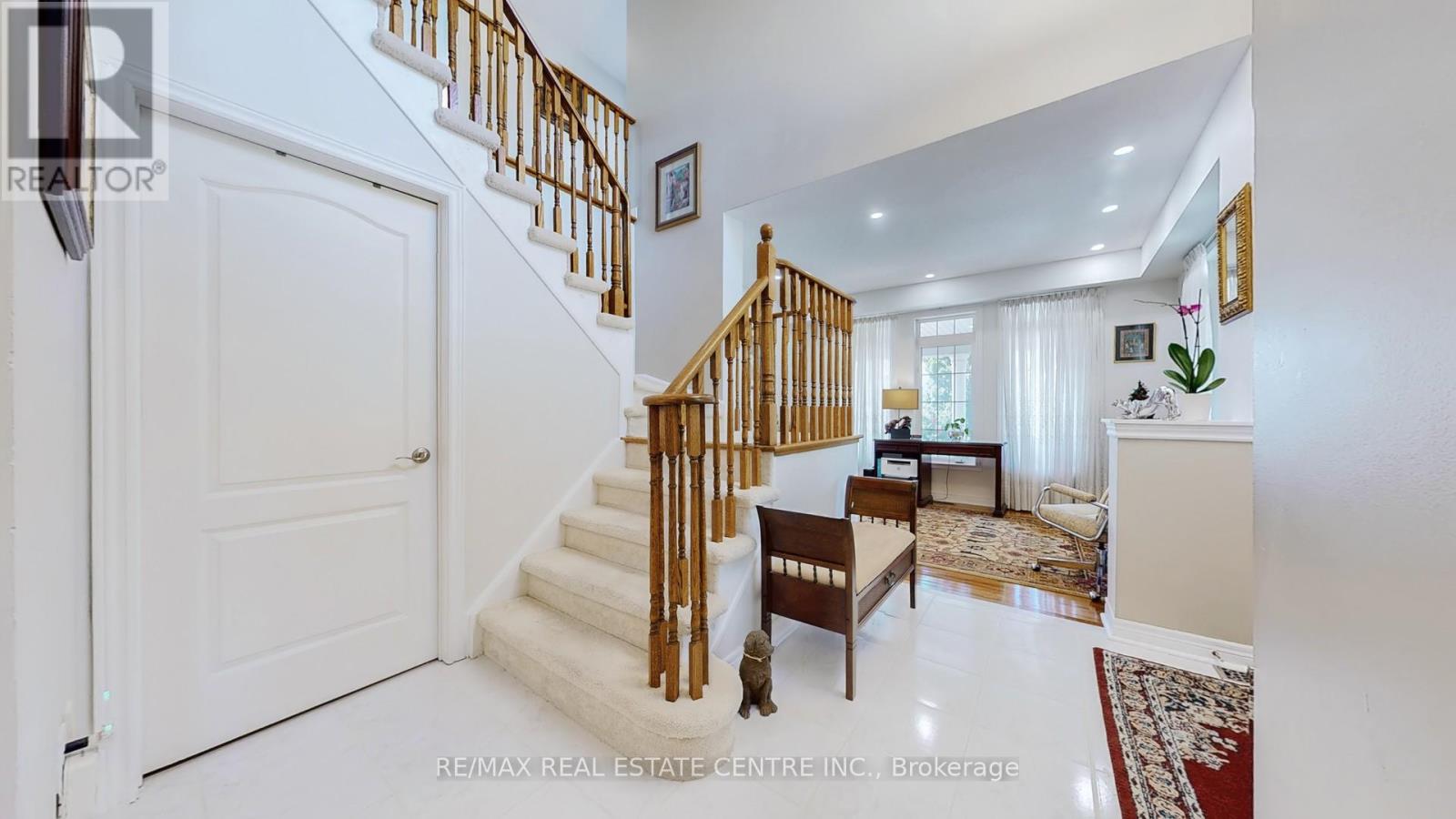 5893 Long Valley Road, Mississauga, Ontario  L5M 6J6 - Photo 6 - W12368098