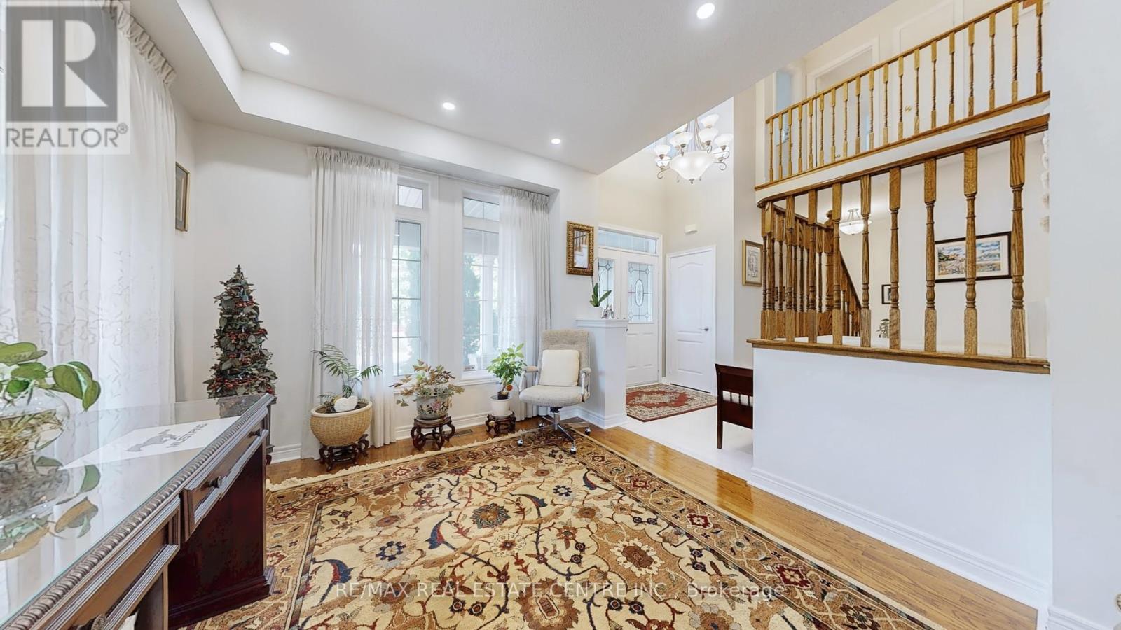 5893 Long Valley Road, Mississauga, Ontario  L5M 6J6 - Photo 9 - W12368098