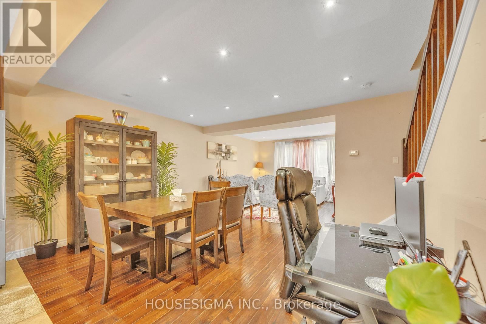 16 - 50 Westmount Road W, Kitchener, Ontario  N2M 1R5 - Photo 12 - X12368043