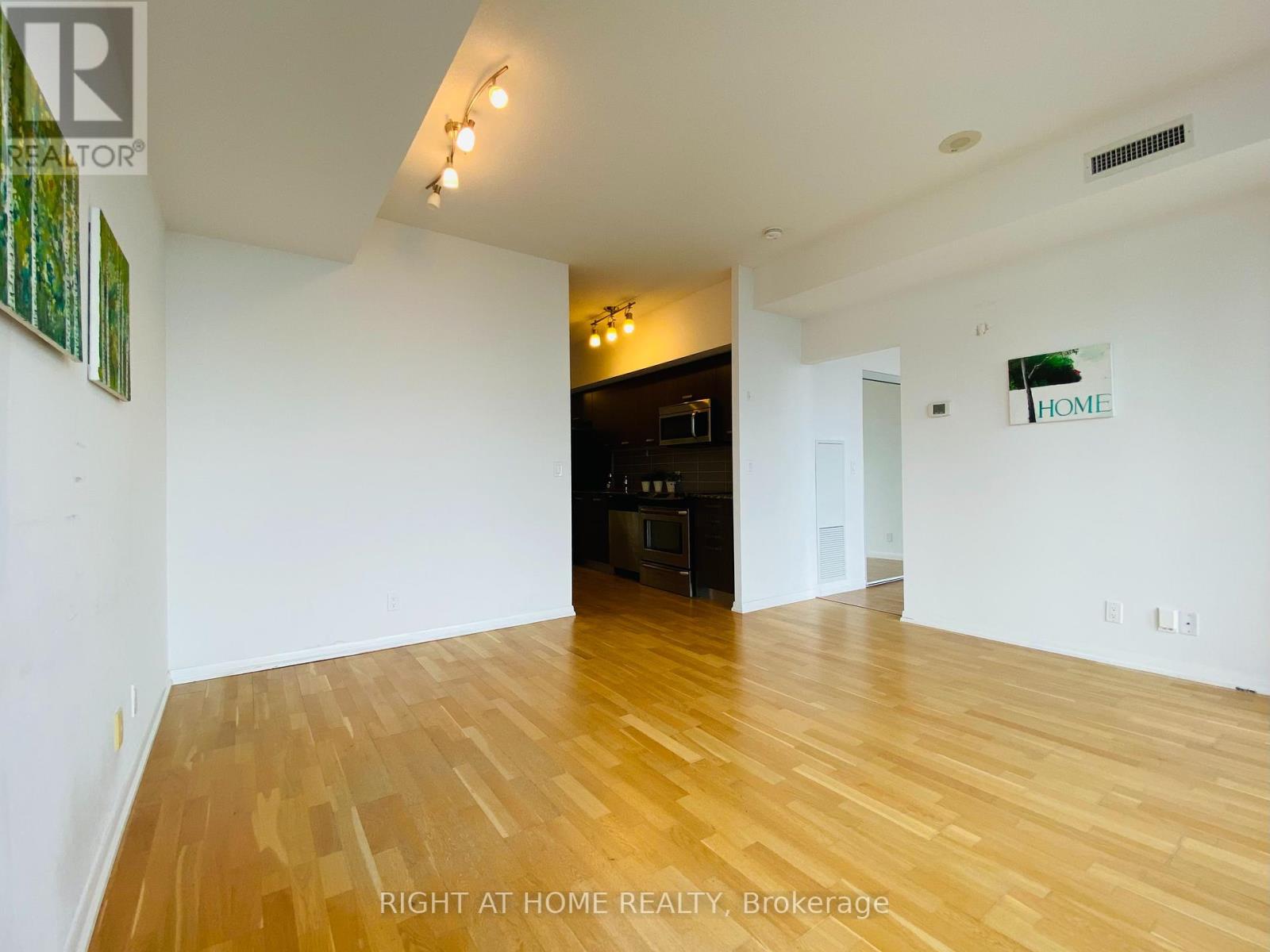 4506 - 832 Bay Street, Toronto, Ontario  M5S 1Z6 - Photo 6 - C12368178