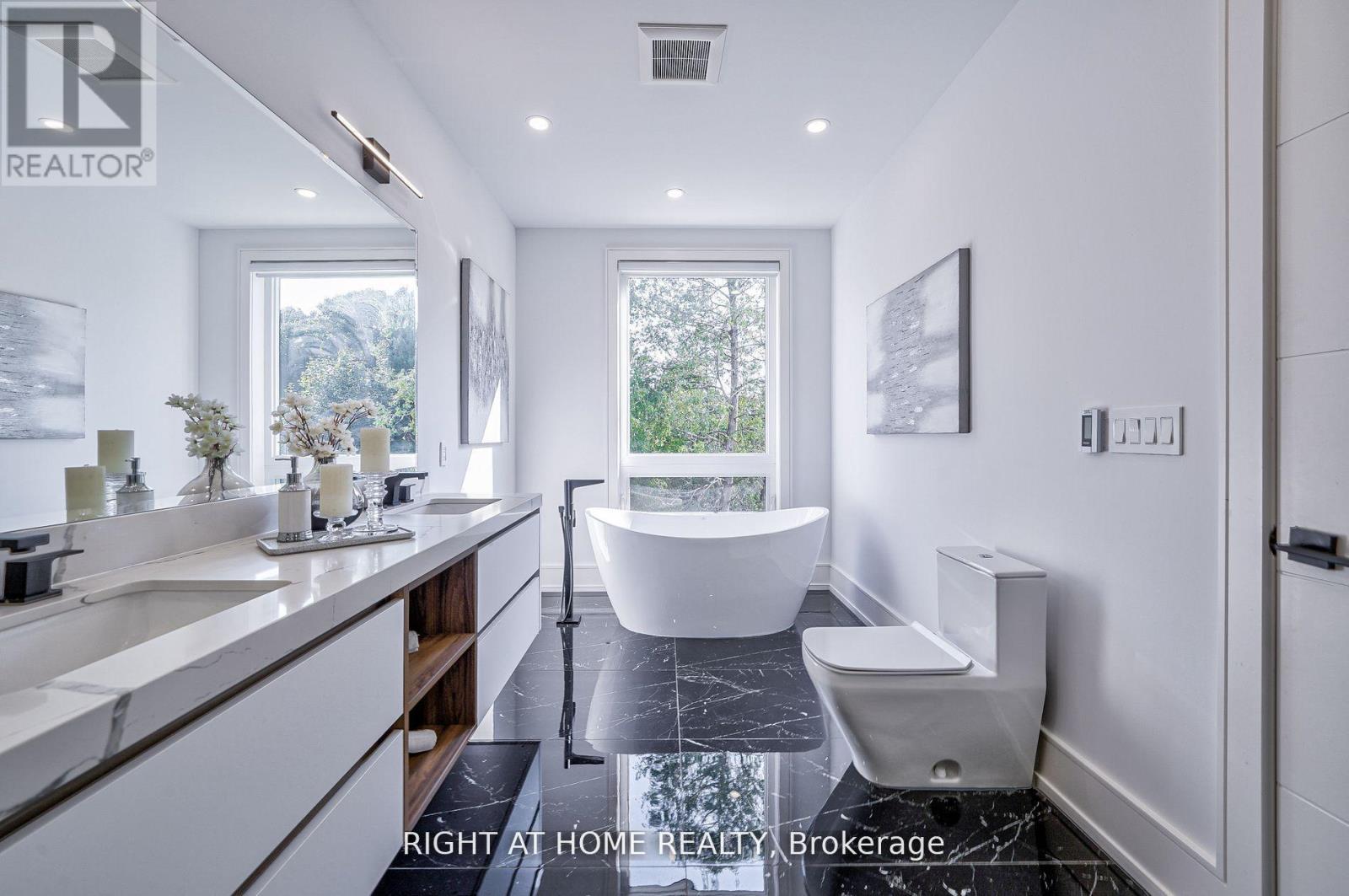 333 Woodmount Avenue, Toronto, Ontario  M4C 4A4 - Photo 19 - E12368205