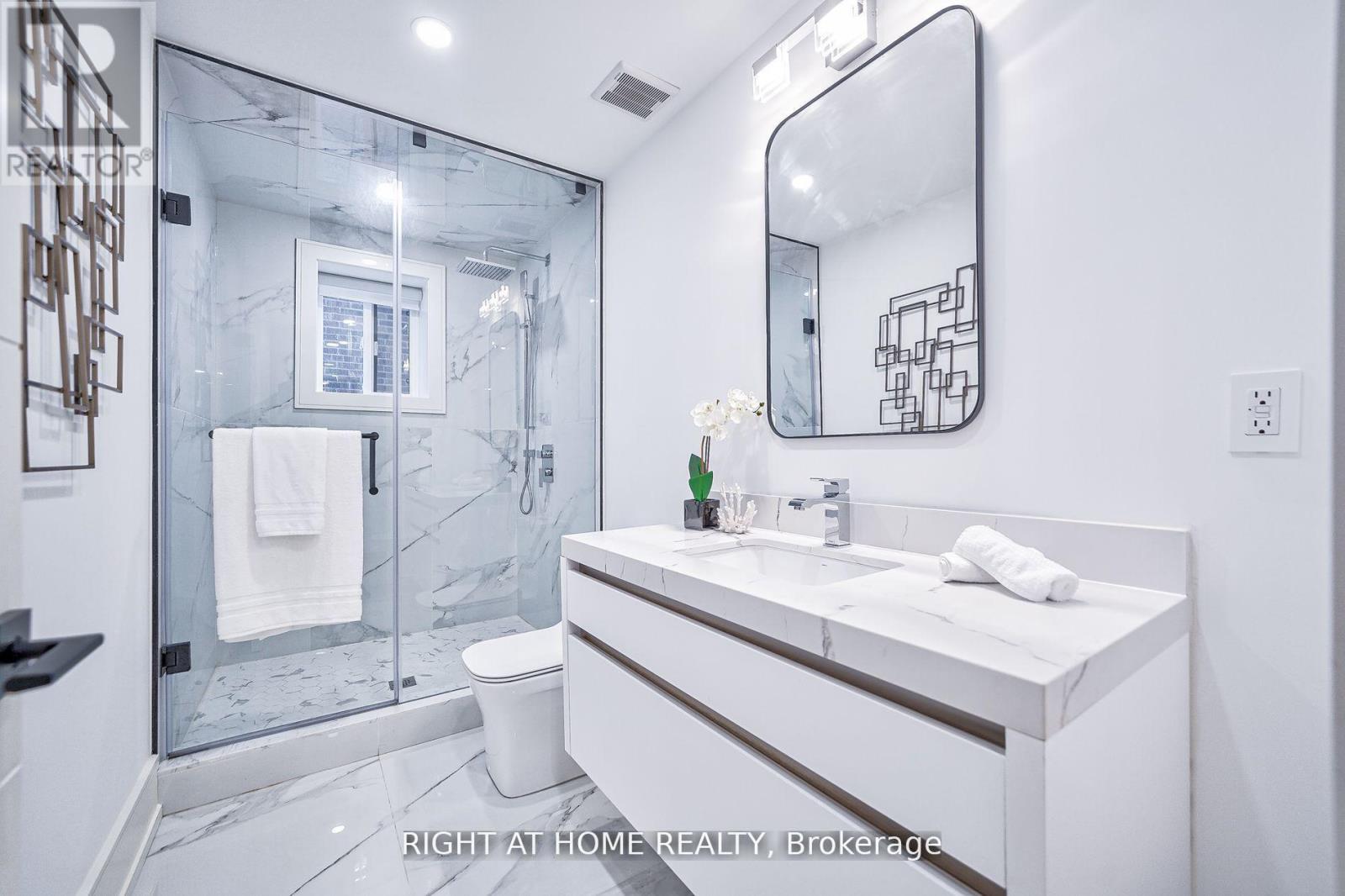 333 Woodmount Avenue, Toronto, Ontario  M4C 4A4 - Photo 35 - E12368205