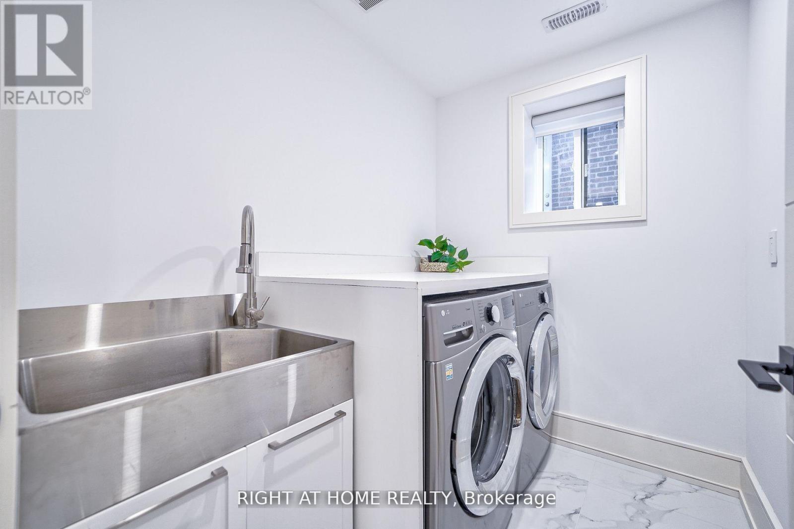 333 Woodmount Avenue, Toronto, Ontario  M4C 4A4 - Photo 36 - E12368205