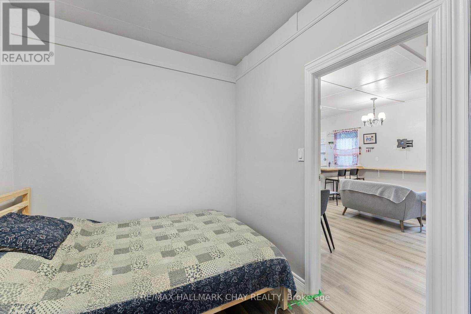 57 Laidlaw Street, Wasaga Beach, Ontario  L9Z 2L2 - Photo 24 - S12368191