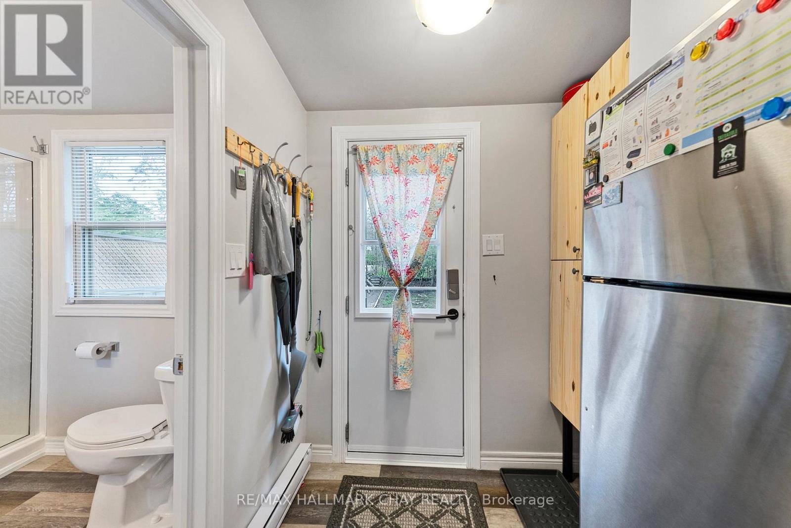 57 Laidlaw Street, Wasaga Beach, Ontario  L9Z 2L2 - Photo 27 - S12368191