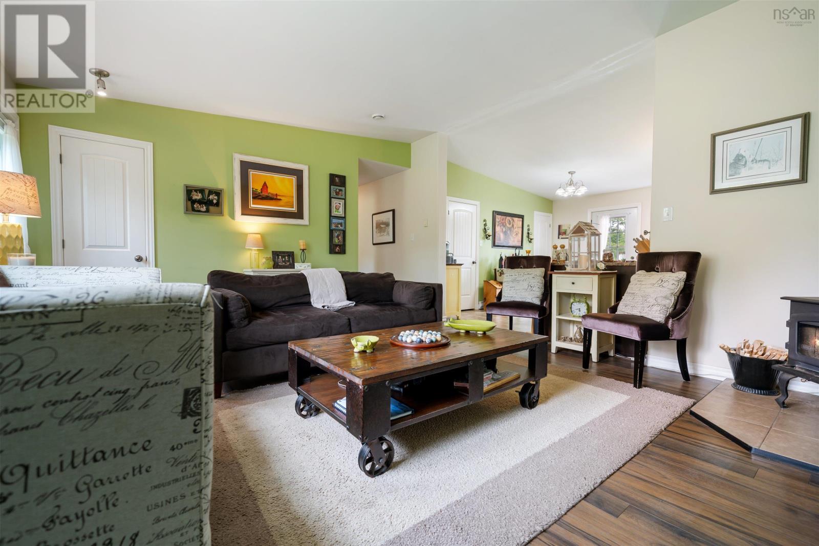 Property at 225 Fairway Avenue image 4