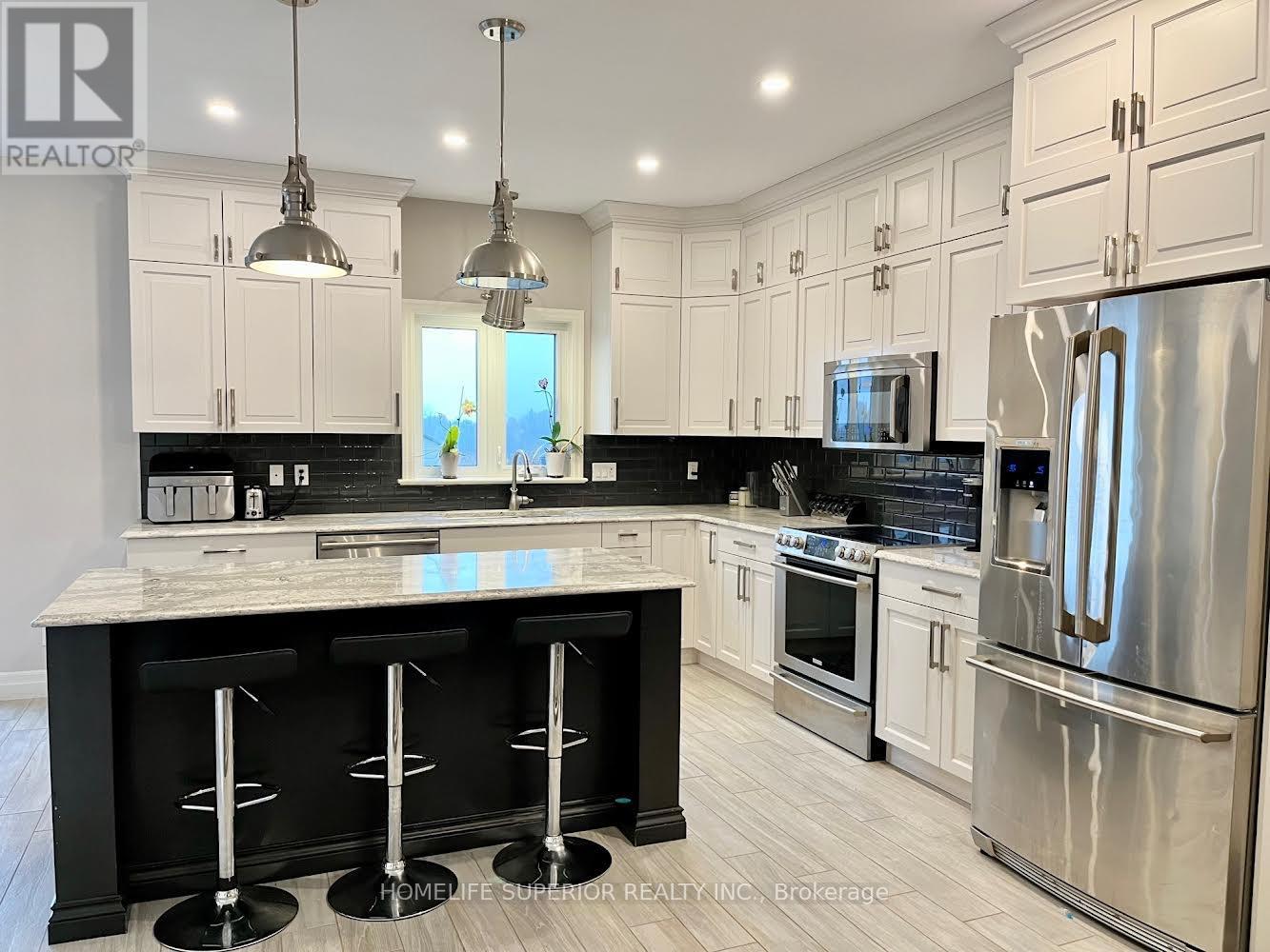 23 Crews Crescent, Quinte West, Ontario  K8V 0G4 - Photo 3 - X12368226