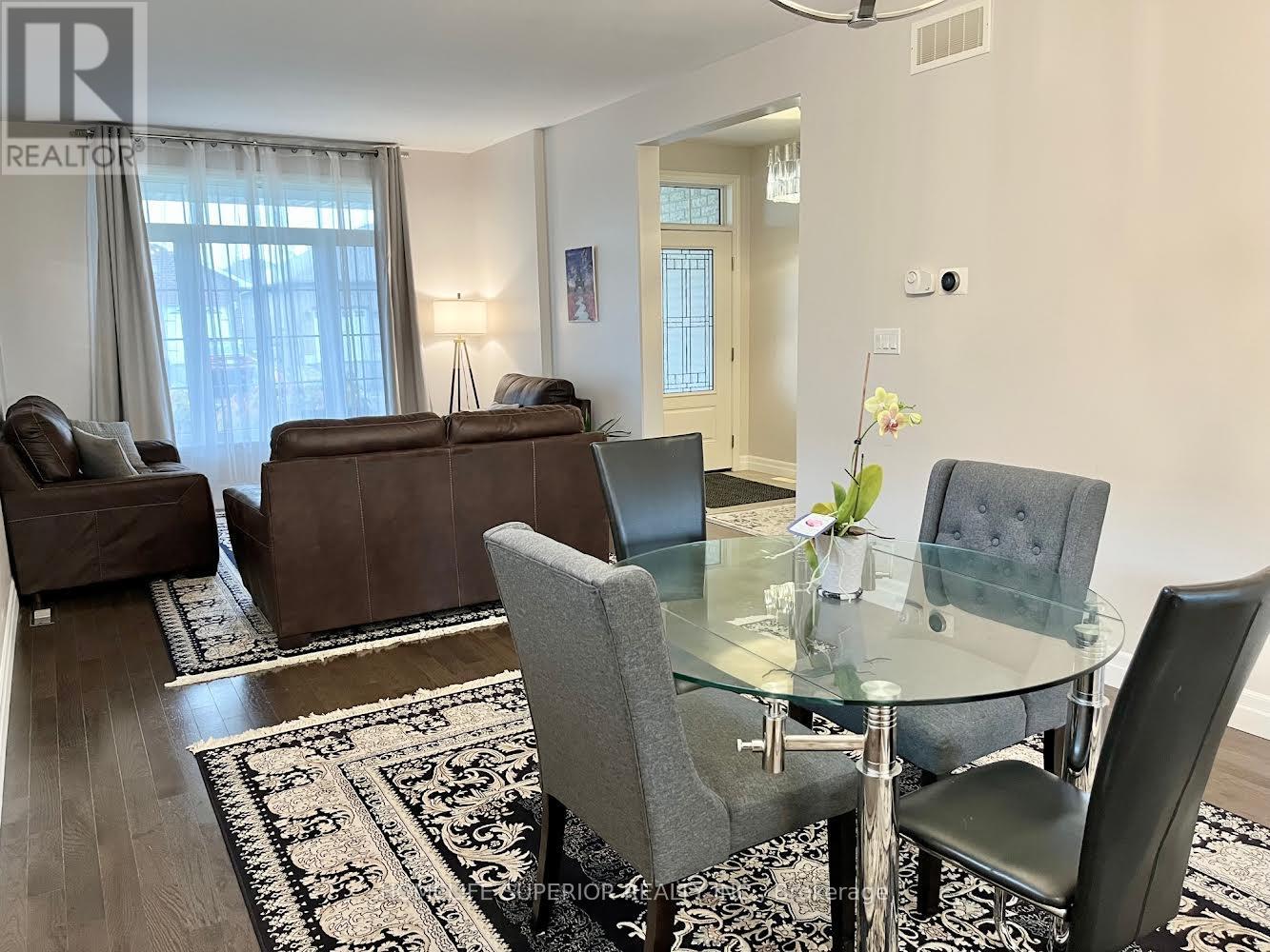 23 Crews Crescent, Quinte West, Ontario  K8V 0G4 - Photo 5 - X12368226