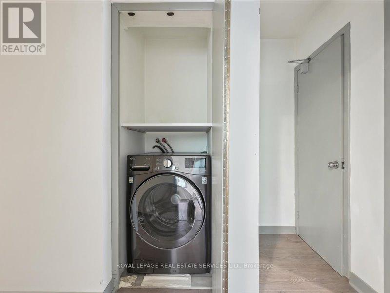 18 Thirty Third Street, Toronto, Ontario  M8W 3G9 - Photo 17 - W12368158