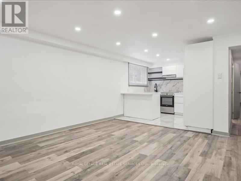18 Thirty Third Street, Toronto, Ontario  M8W 3G9 - Photo 31 - W12368158