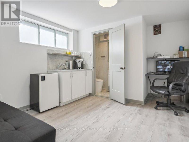 18 Thirty Third Street, Toronto, Ontario  M8W 3G9 - Photo 32 - W12368158