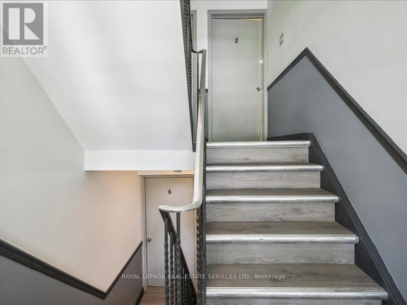 18 Thirty Third Street, Toronto, Ontario  M8W 3G9 - Photo 5 - W12368158