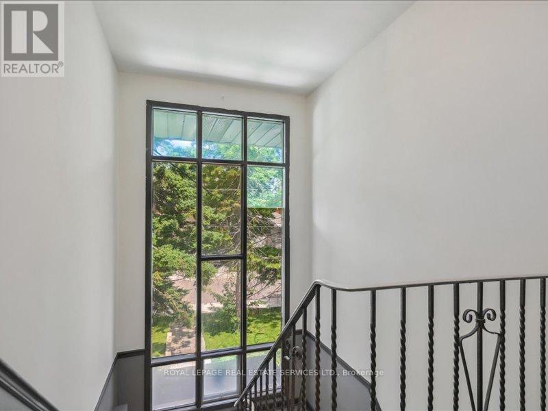 18 Thirty Third Street, Toronto, Ontario  M8W 3G9 - Photo 6 - W12368158