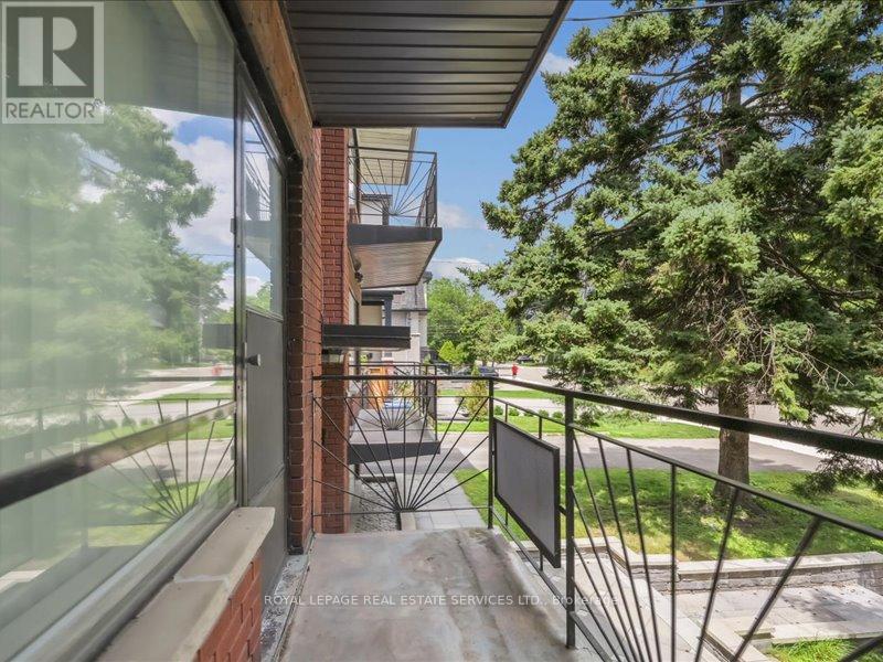 18 Thirty Third Street, Toronto, Ontario  M8W 3G9 - Photo 9 - W12368158