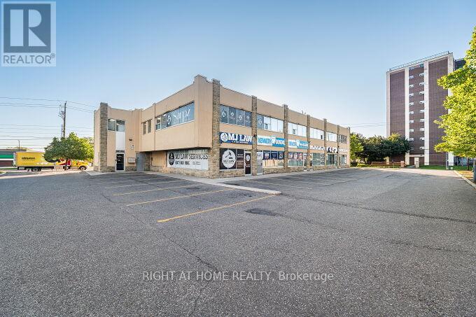 104 - 49 Hillcrest Avenue, Brampton (Queen Street Corridor), Ontario  L6W 4V4 - Photo 2 - W12368181