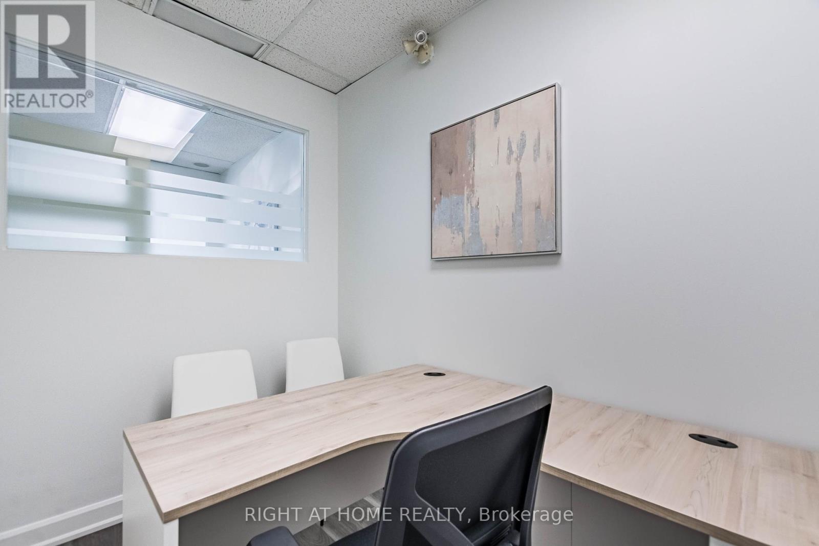 104 - 49 Hillcrest Avenue, Brampton (Queen Street Corridor), Ontario  L6W 4V4 - Photo 23 - W12368181
