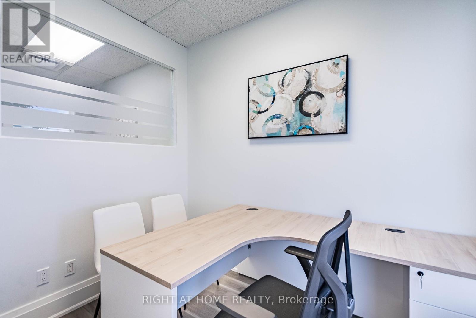 104 - 49 Hillcrest Avenue, Brampton (Queen Street Corridor), Ontario  L6W 4V4 - Photo 29 - W12368181