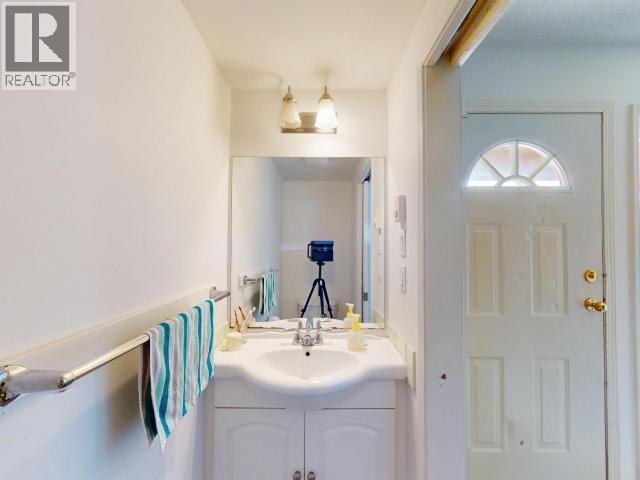 3915 Selkirk Ave, Powell River, British Columbia - Photo 17 - 19263