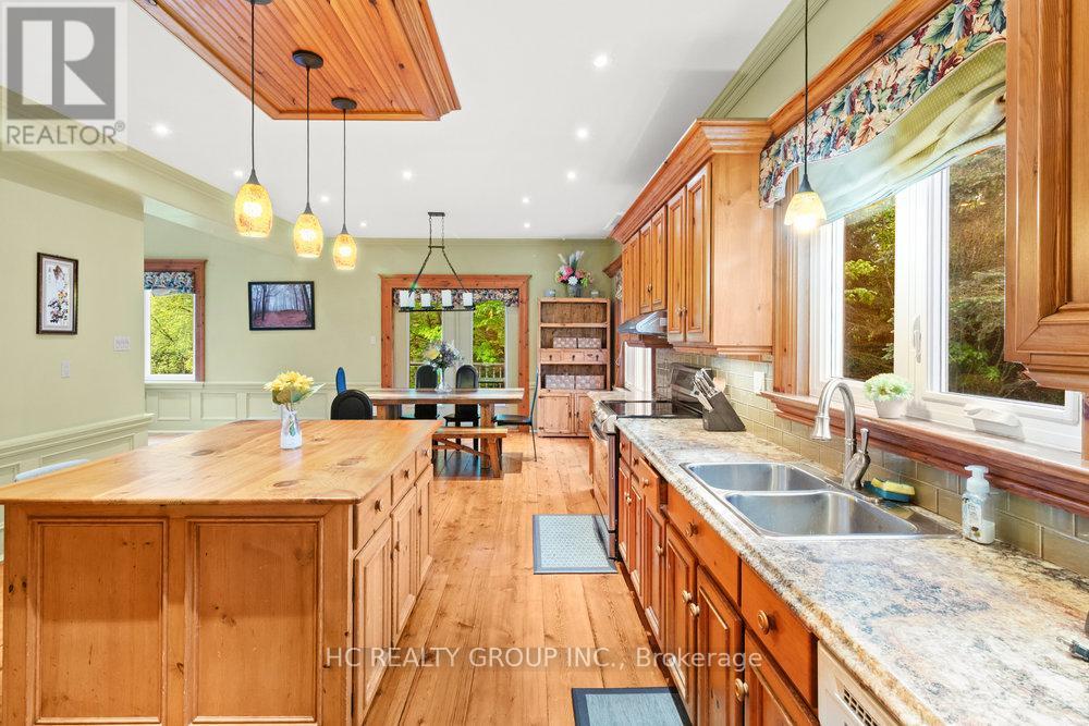 2639 Herald Road, East Gwillimbury, Ontario  L0G 1V0 - Photo 10 - N12299146