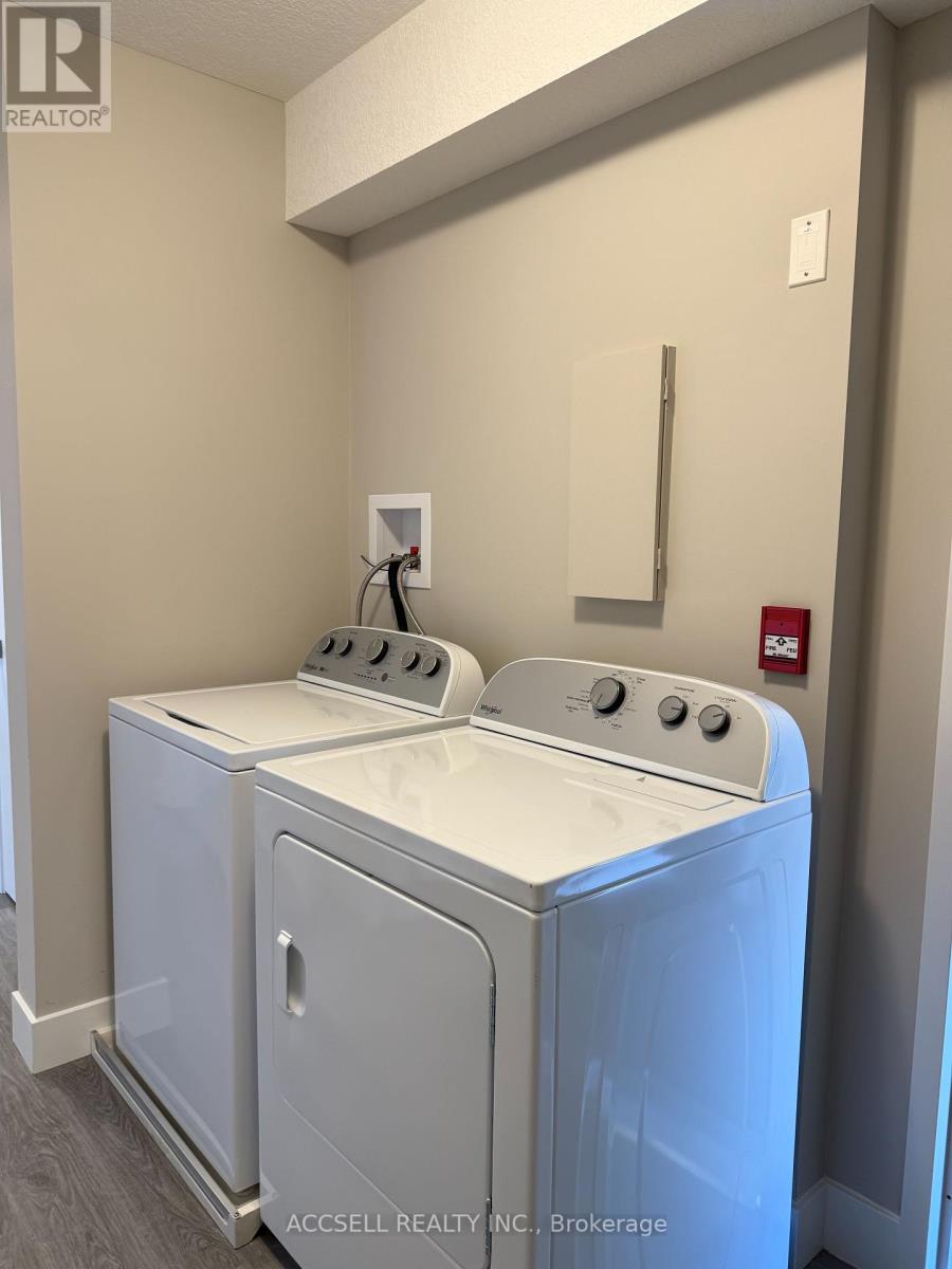25 Alexandria Avenue, St. Thomas, Ontario  N5P 3M7 - Photo 13 - X12368272