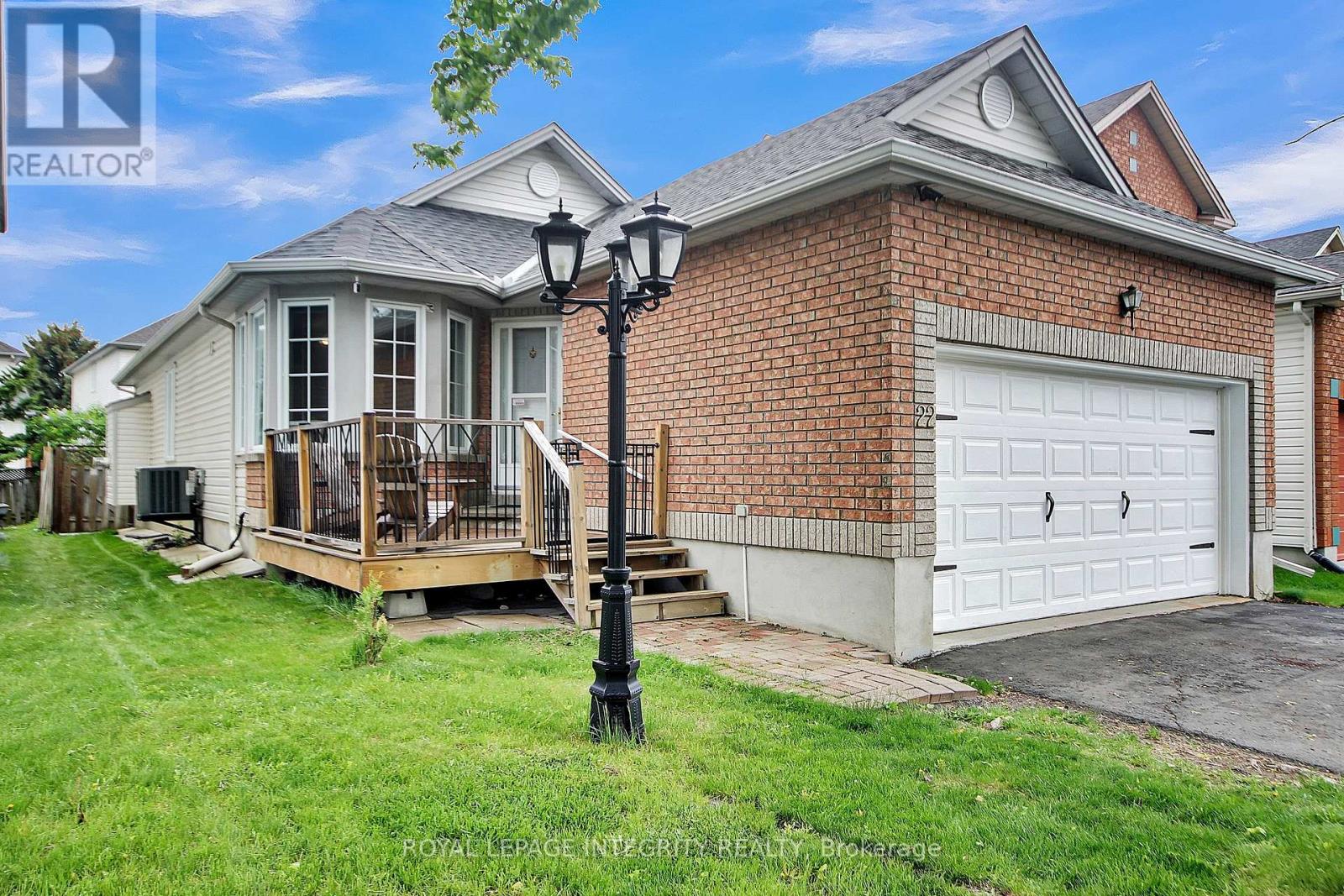 22 HALKIRK AVENUE, ottawa, Ontario