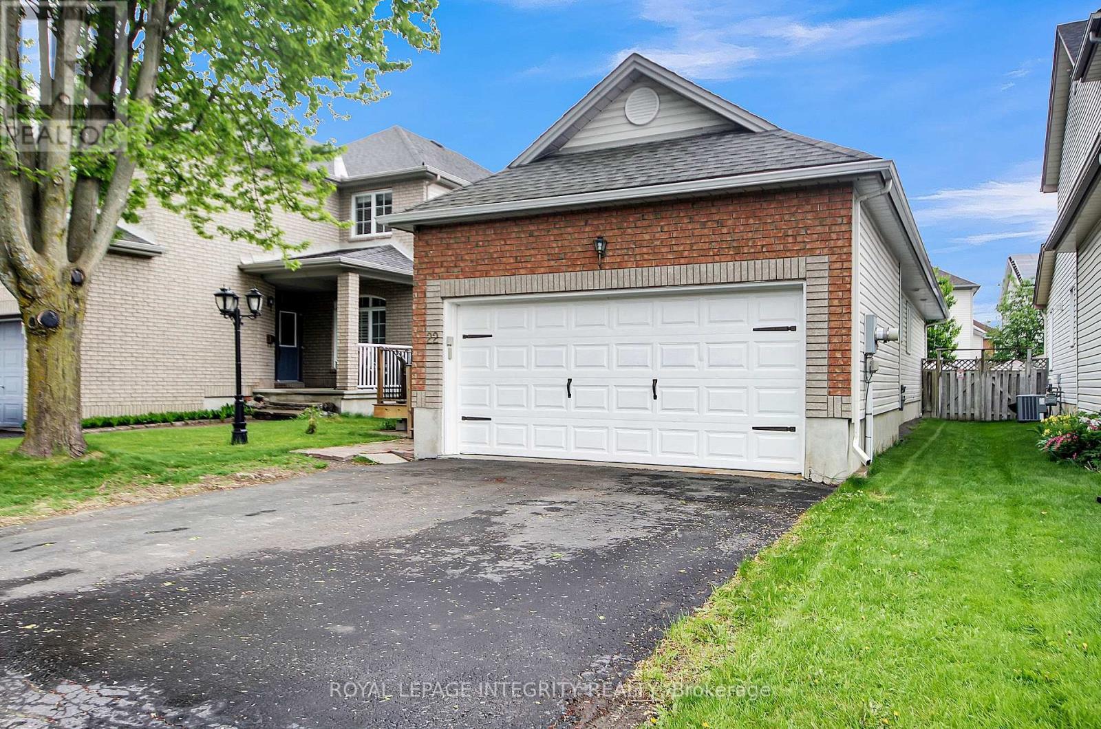 22 Halkirk Avenue, Ottawa, Ontario  K2V 1B5 - Photo 2 - X12368249