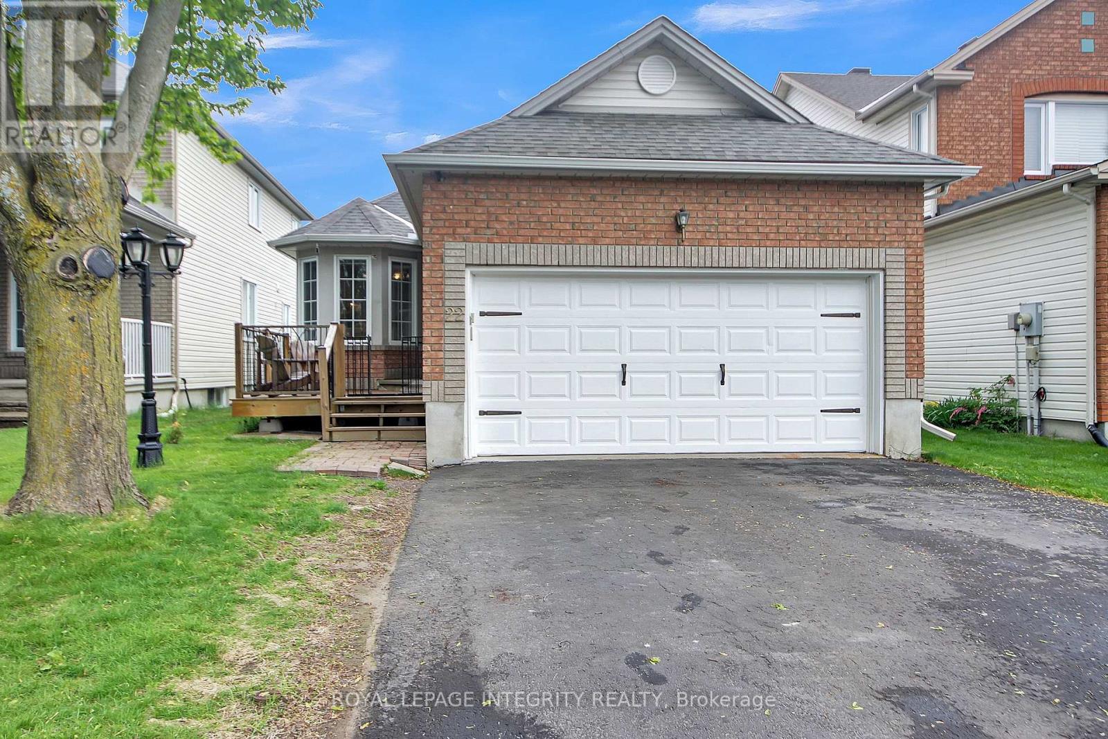 22 Halkirk Avenue, Ottawa, Ontario  K2V 1B5 - Photo 3 - X12368249