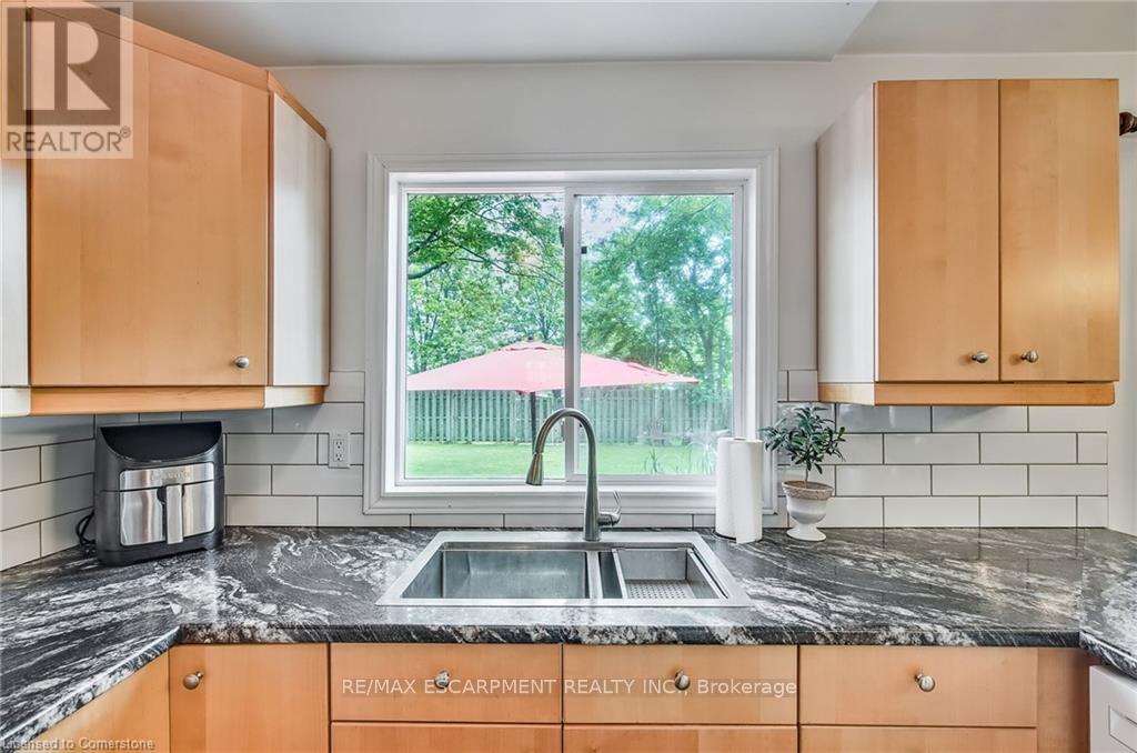 8 Beach Road, Haldimand, Ontario  N0A 1K0 - Photo 18 - X12368188