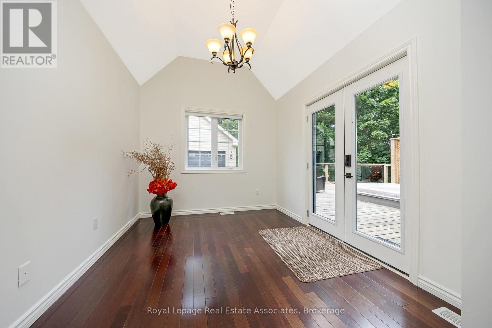 104 Charles Street, Halton Hills, Ontario  L7G 2M9 - Photo 19 - W12232403