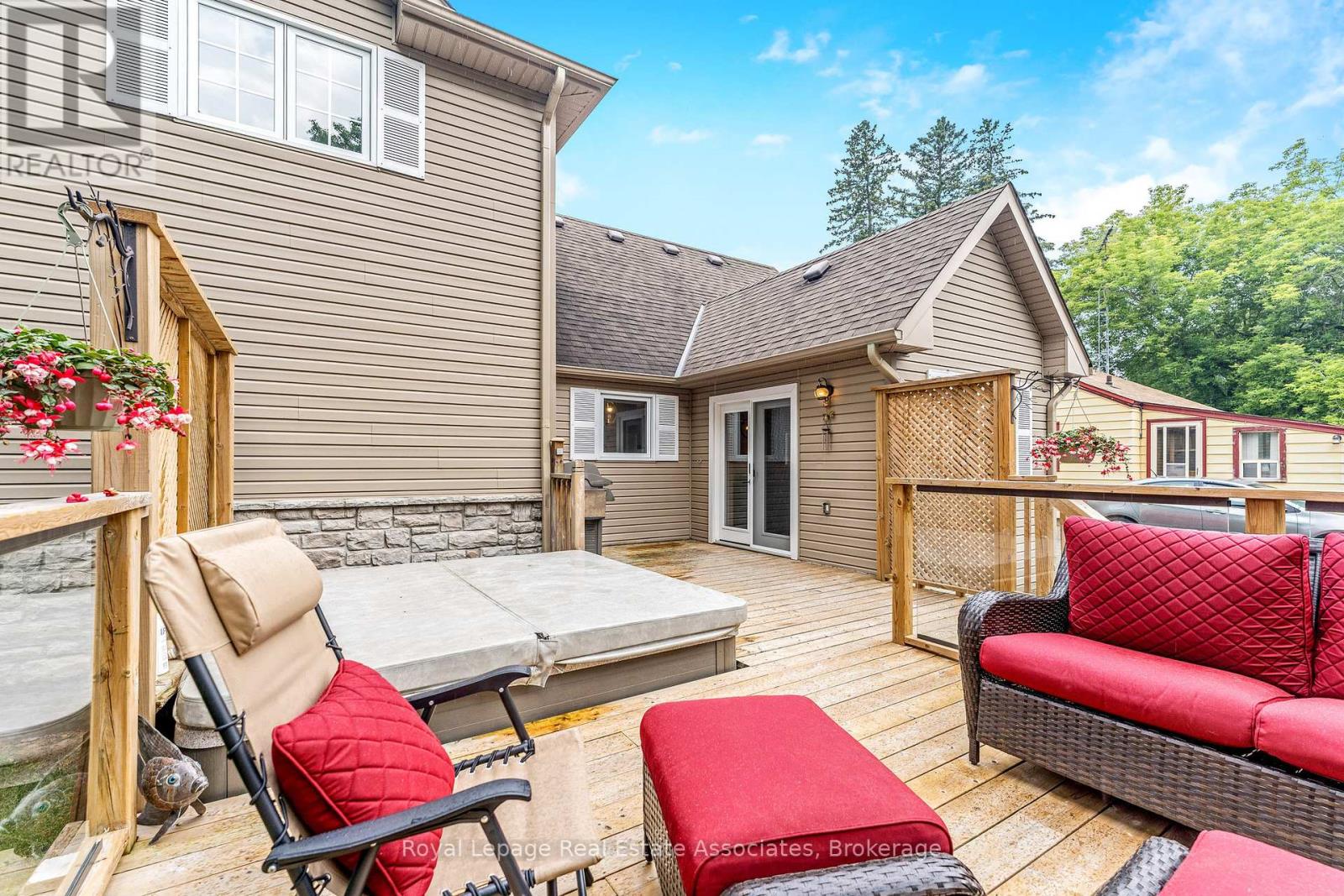 104 Charles Street, Halton Hills, Ontario  L7G 2M9 - Photo 39 - W12232403