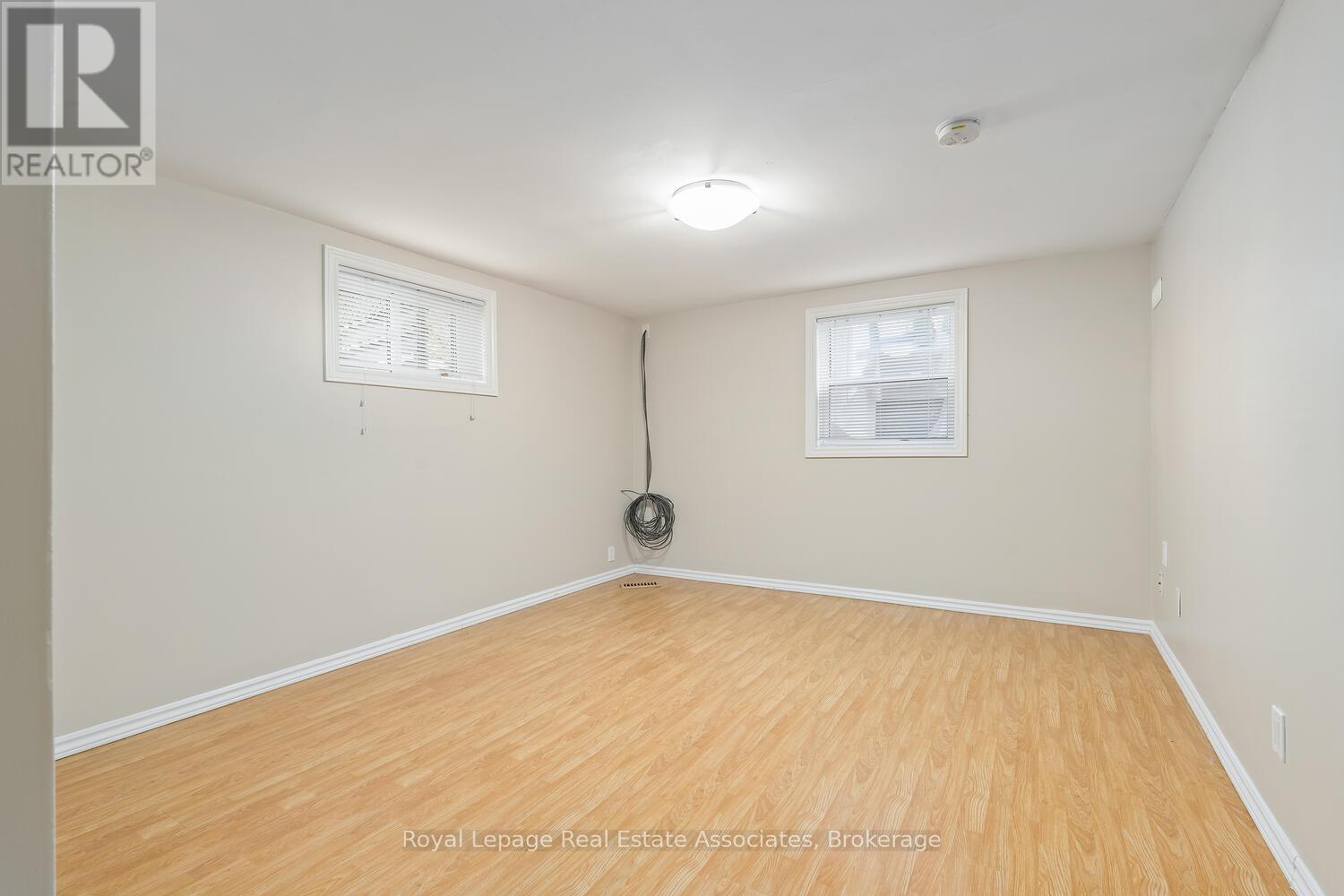 17 Academy Road, Halton Hills, Ontario  L7G 3N7 - Photo 14 - W12366751