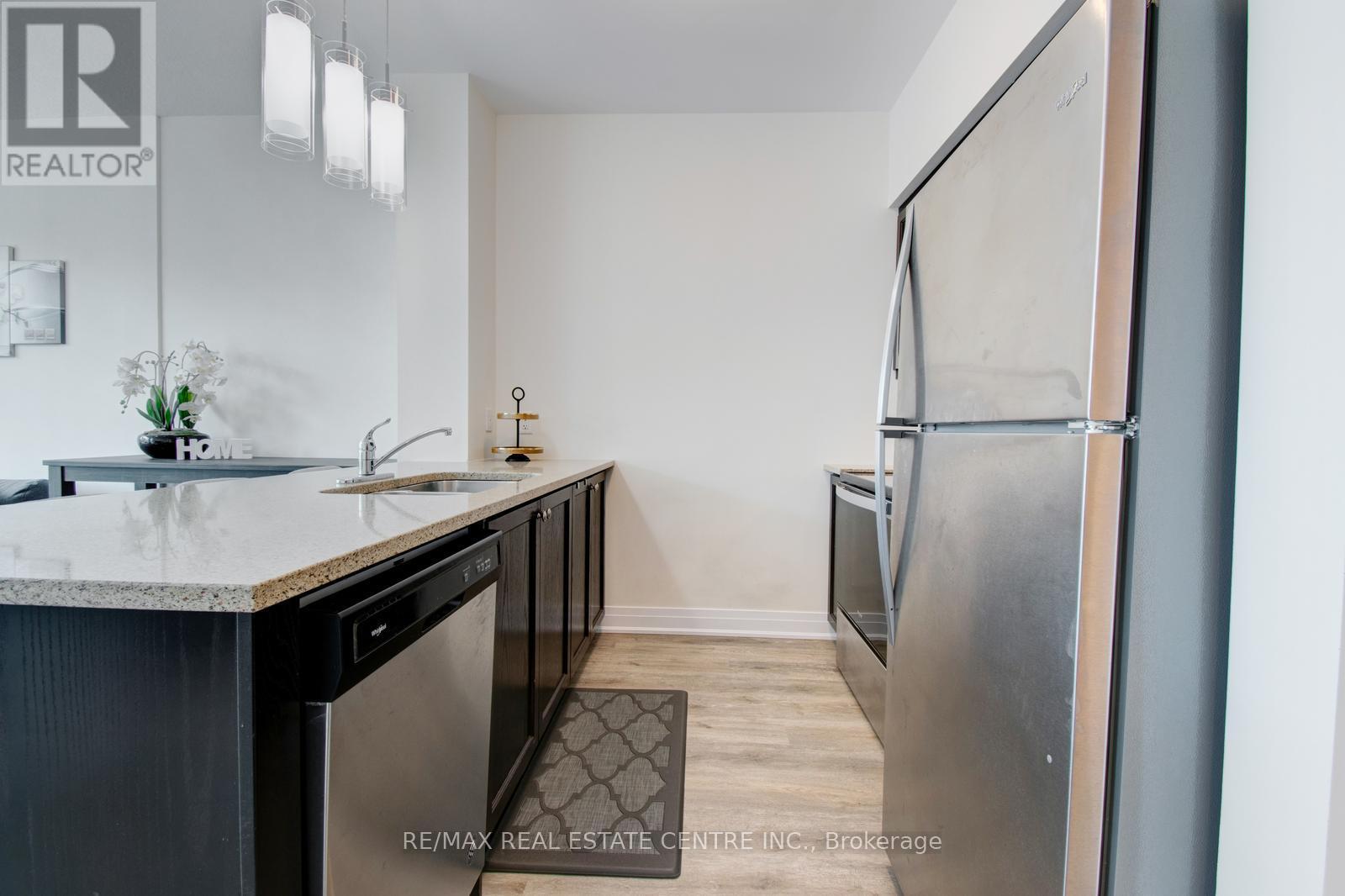 535 - 16 Concord Place, Grimsby, Ontario  L3M 0J1 - Photo 10 - X12367539