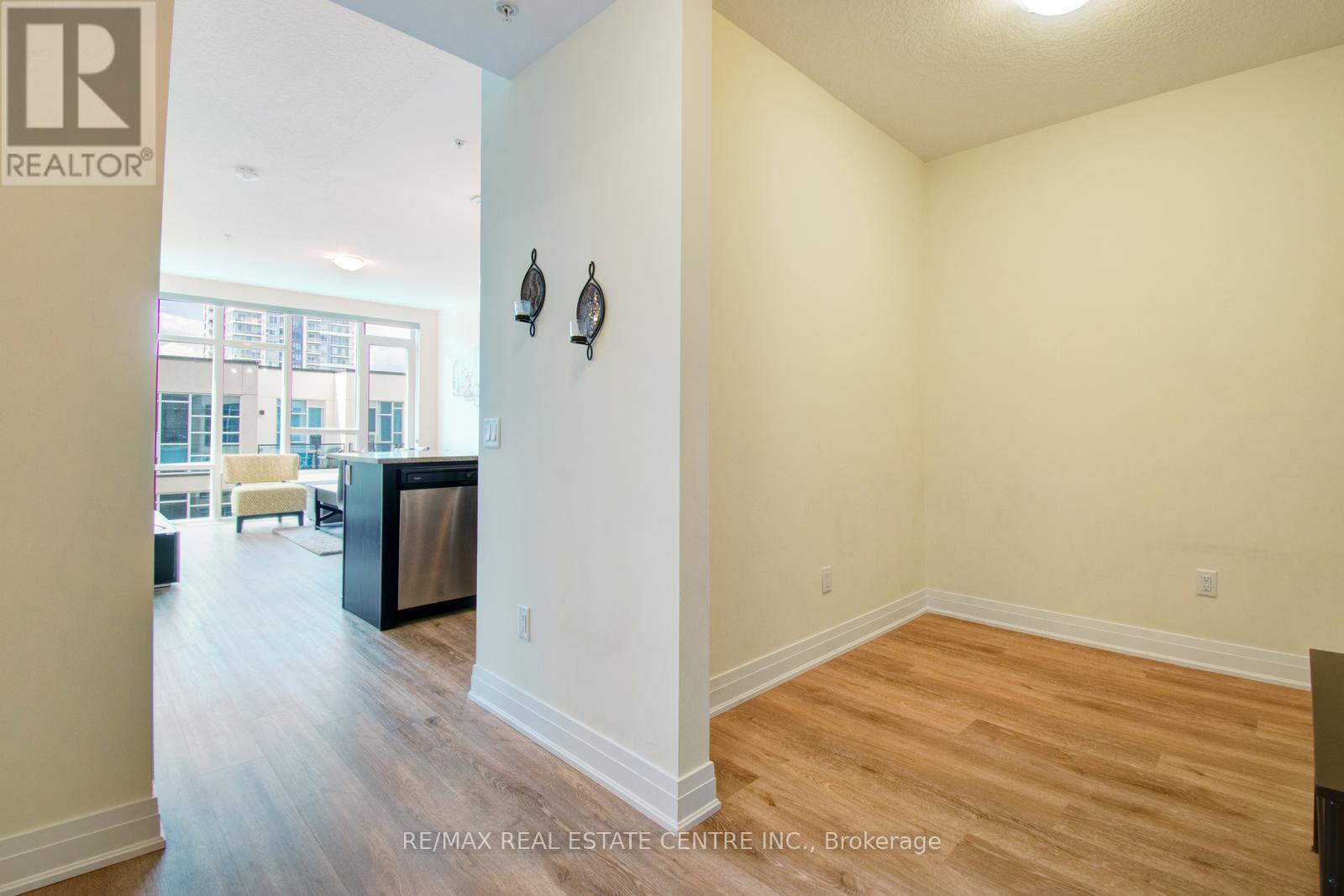535 - 16 Concord Place, Grimsby, Ontario  L3M 0J1 - Photo 7 - X12367539