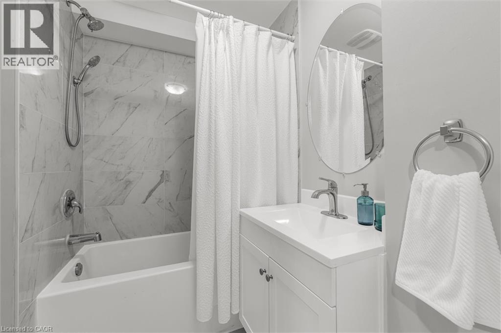 52 East 24th Street, Hamilton, Ontario  L8V 2X7 - Photo 23 - 40754442